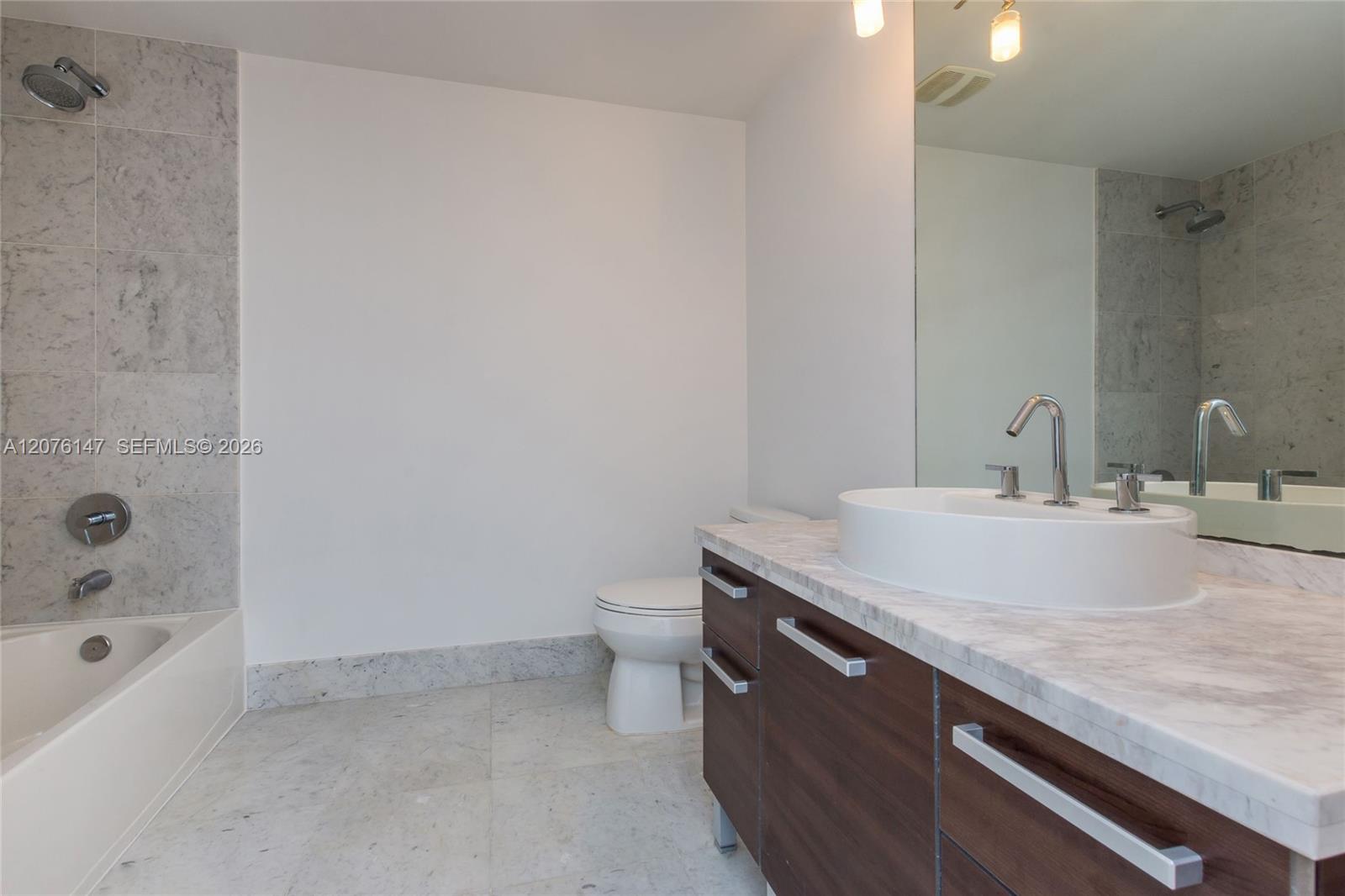 253 NE 2nd Street