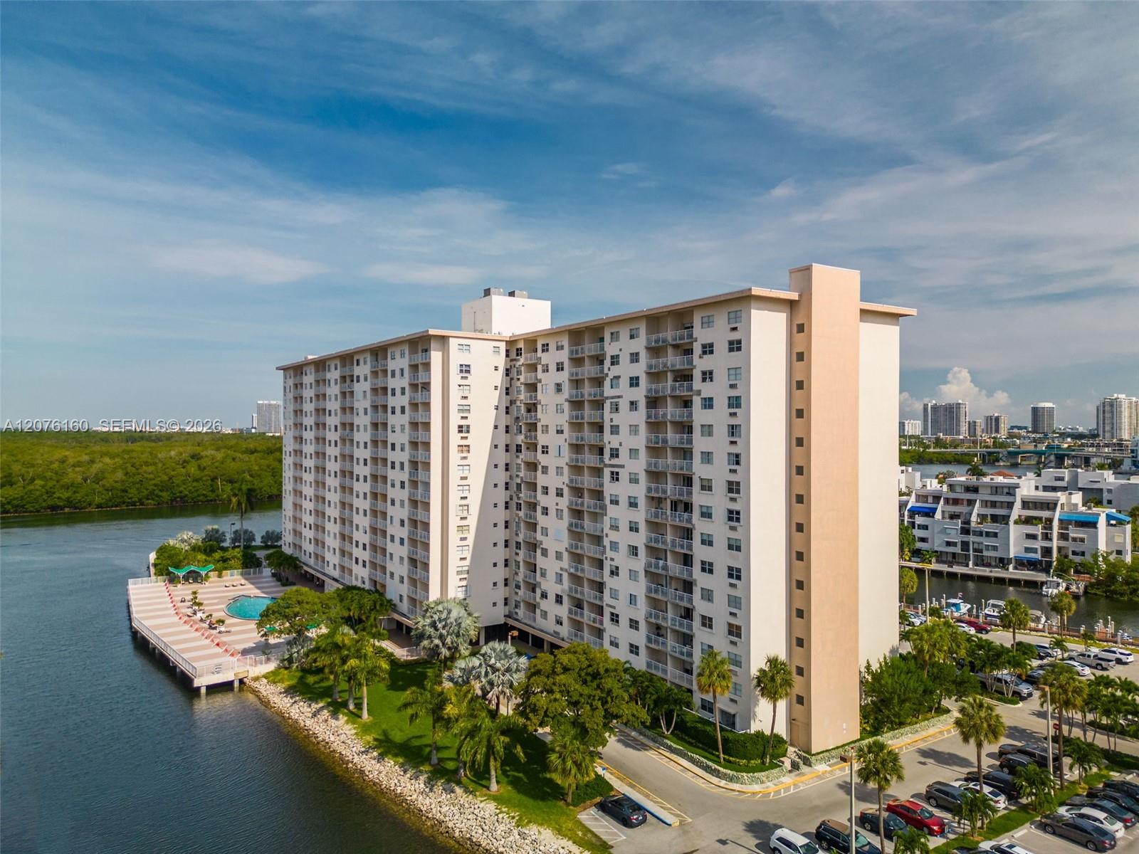 400 Kings Point Drive