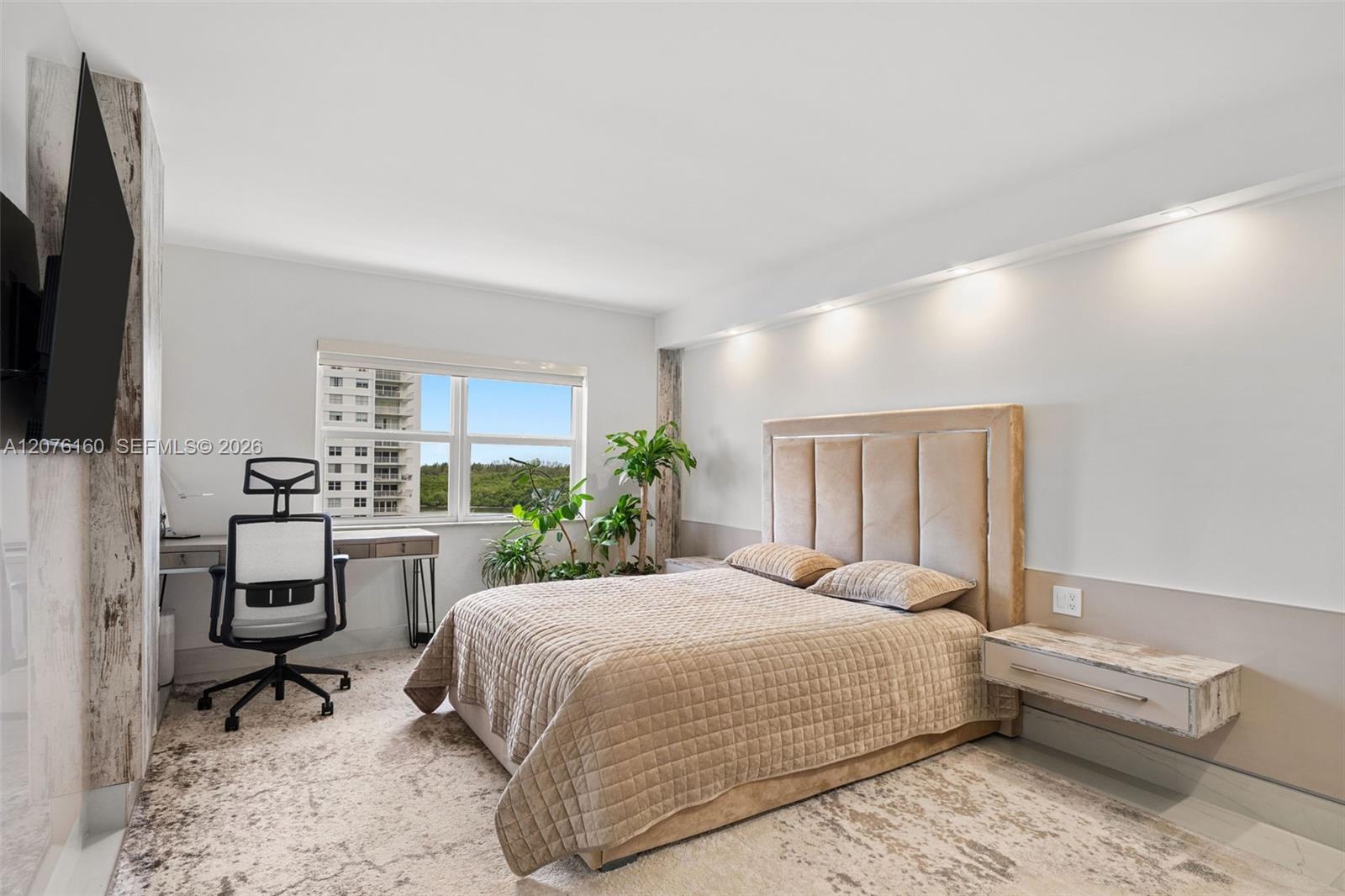 400 Kings Point Drive