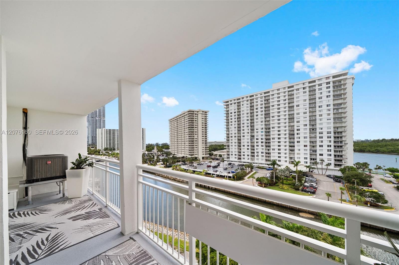 400 Kings Point Drive