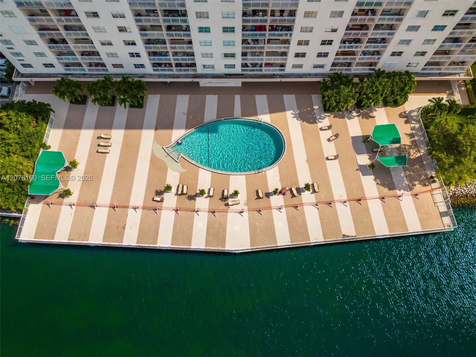 400 Kings Point Drive