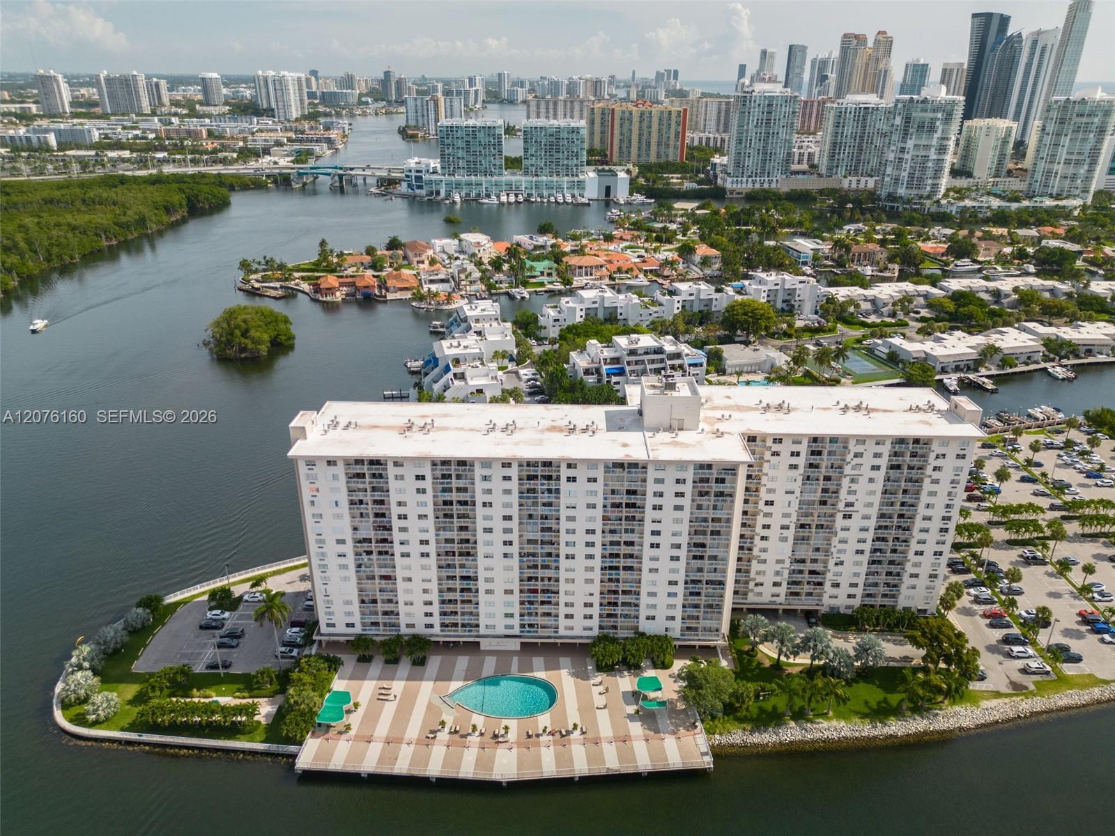 400 Kings Point Drive