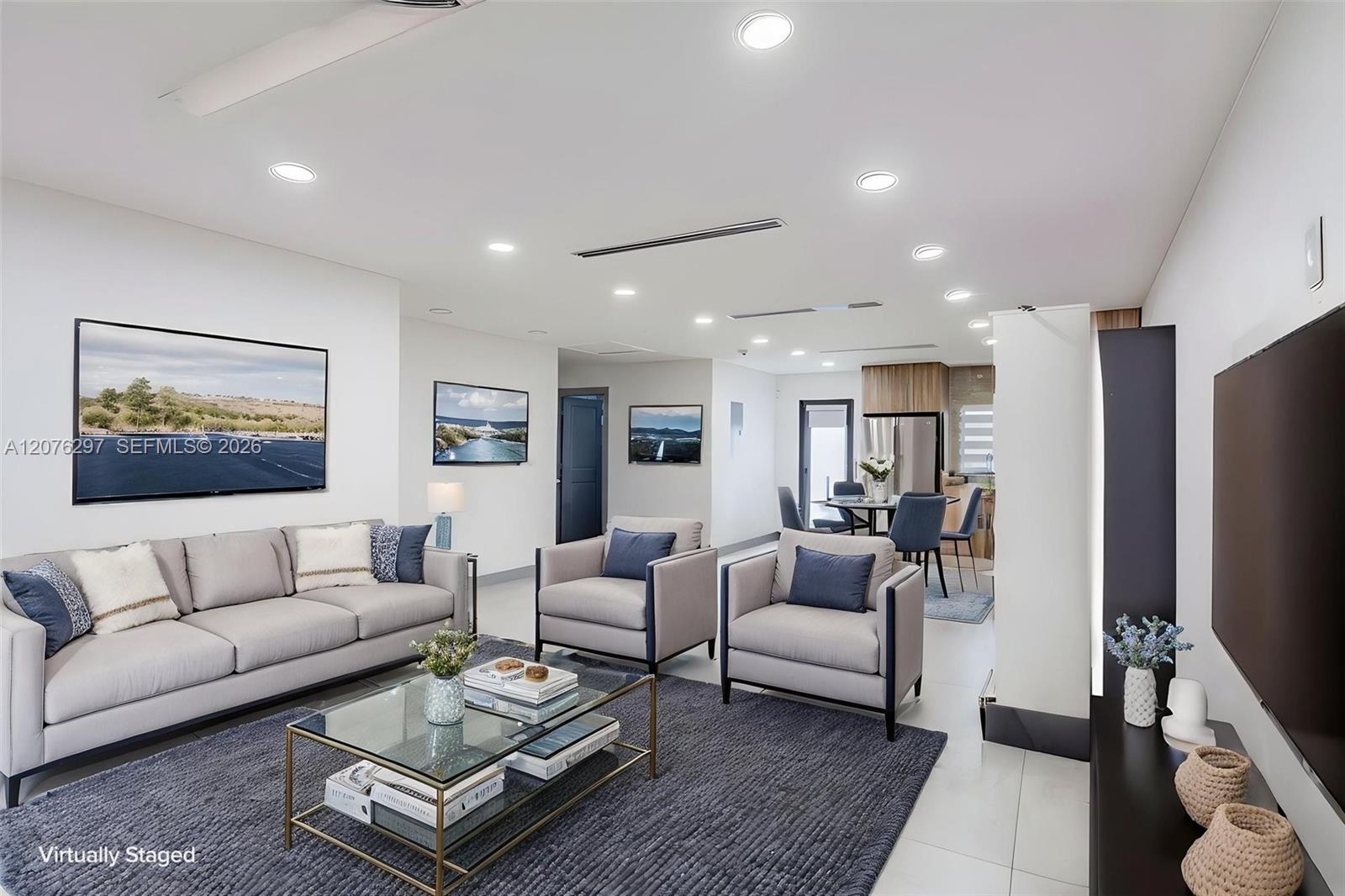 233 W 39th Place