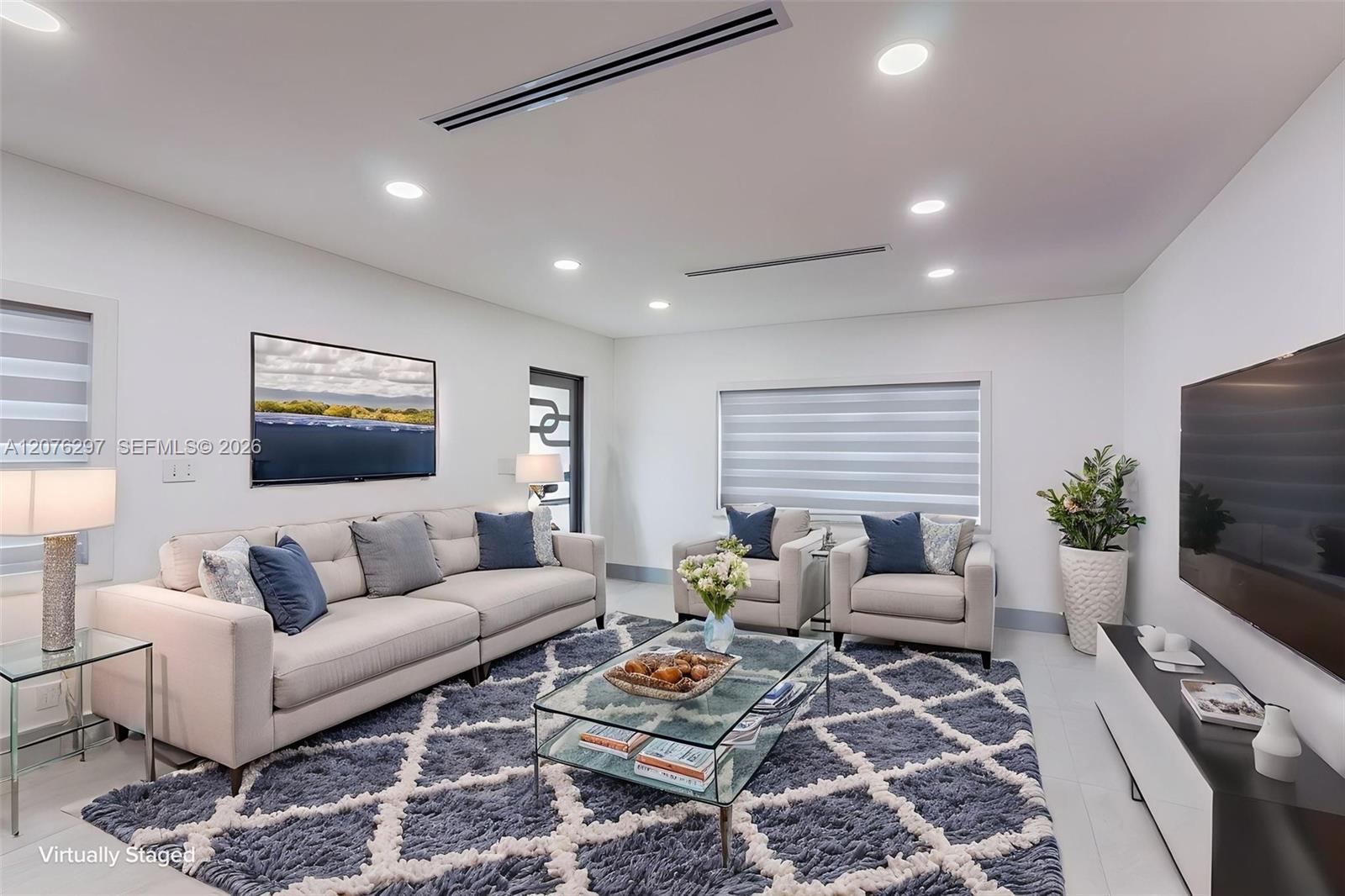 233 W 39th Place