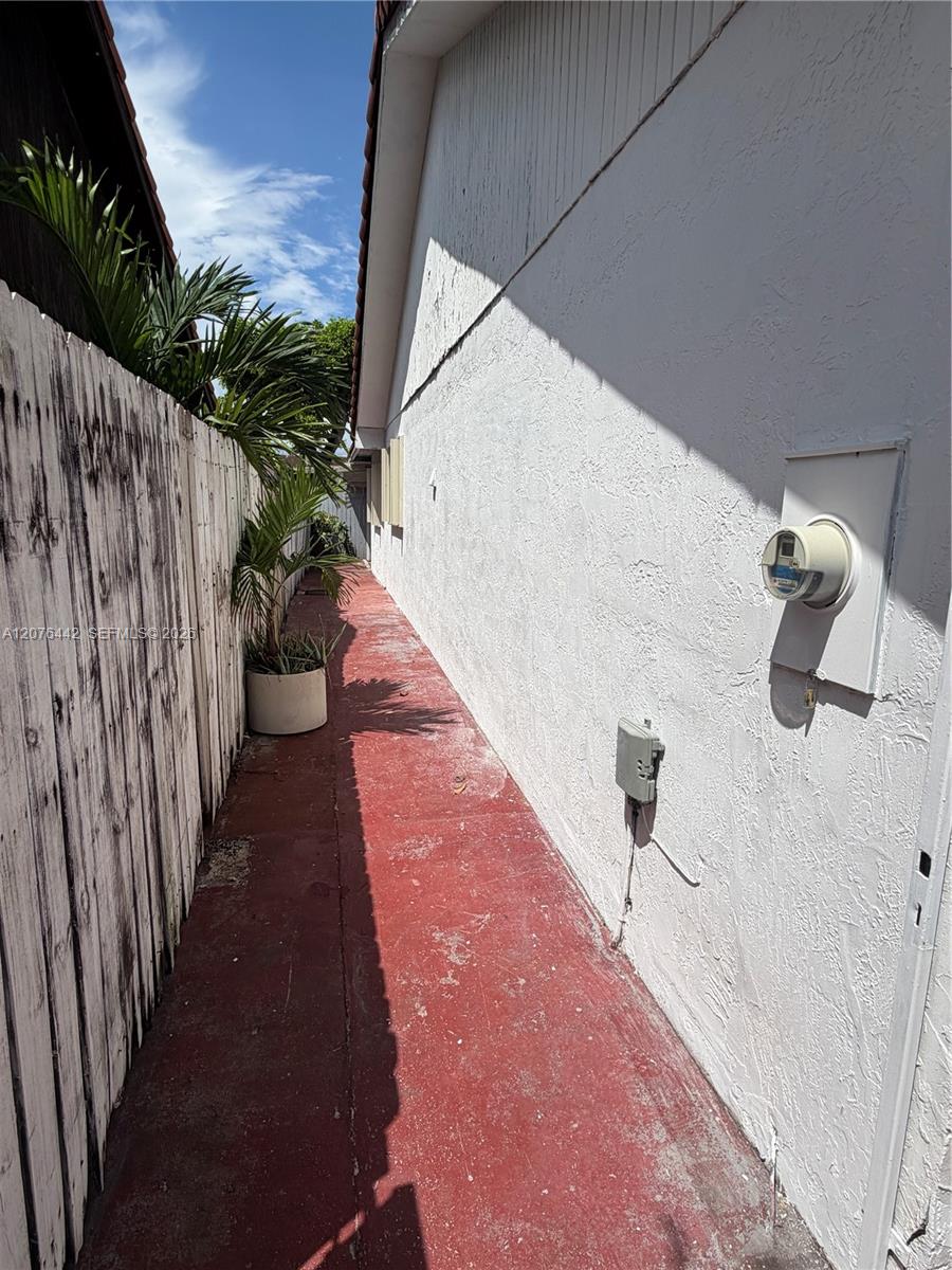 2121 W 54th Street