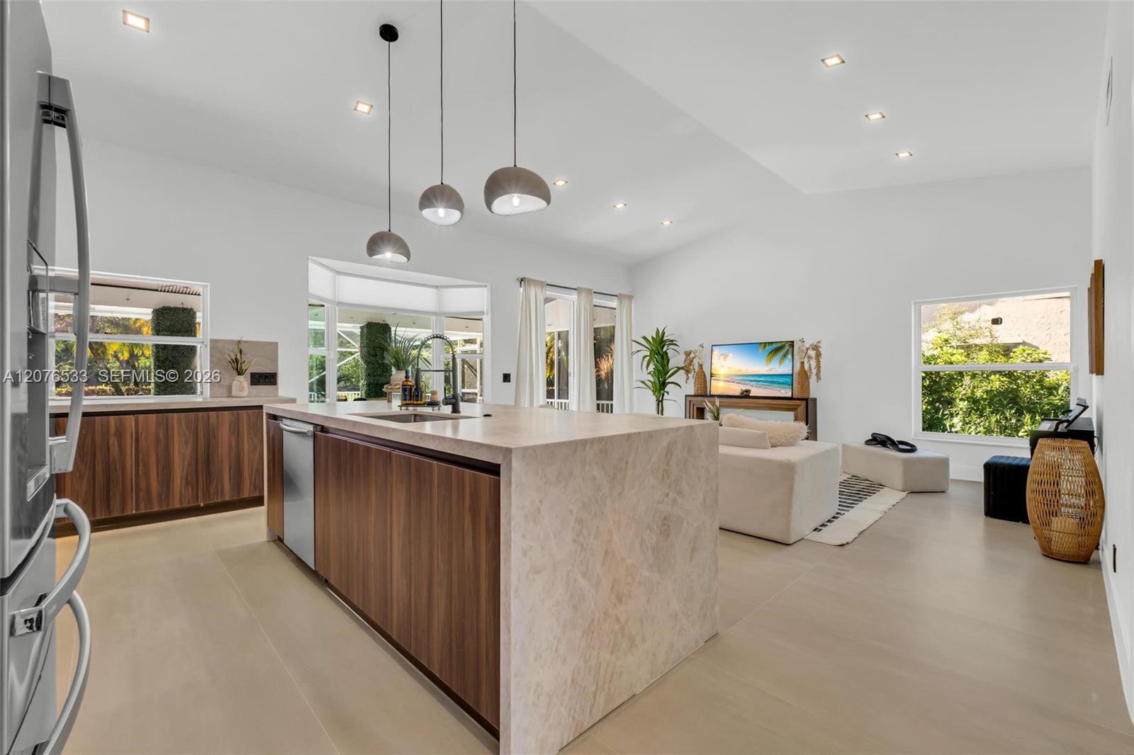 11834 Island Lakes Lane