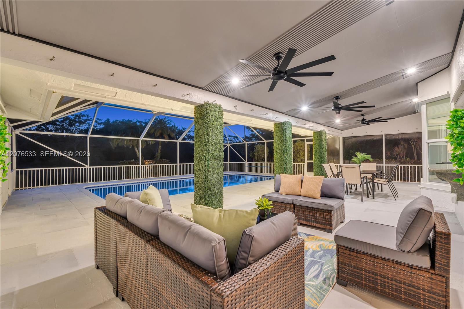 11834 Island Lakes Lane