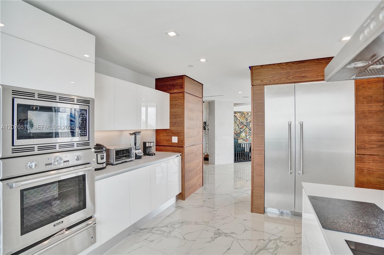 4000 Island Boulevard