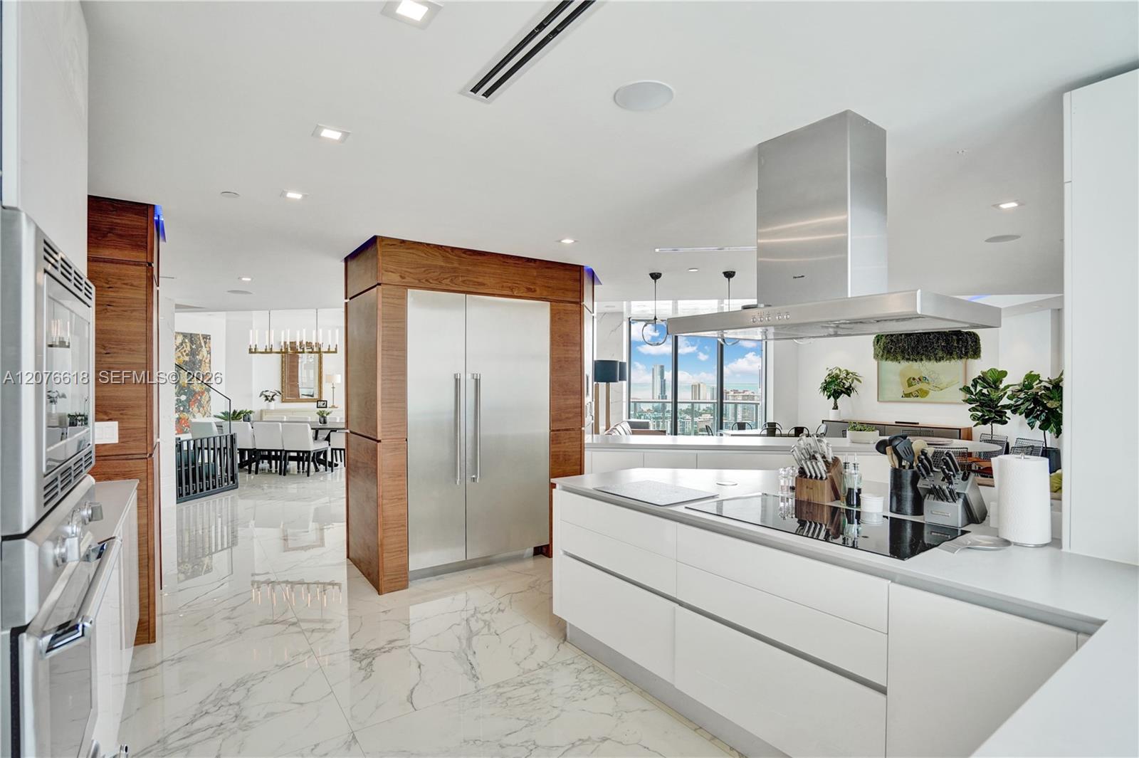 4000 Island Boulevard