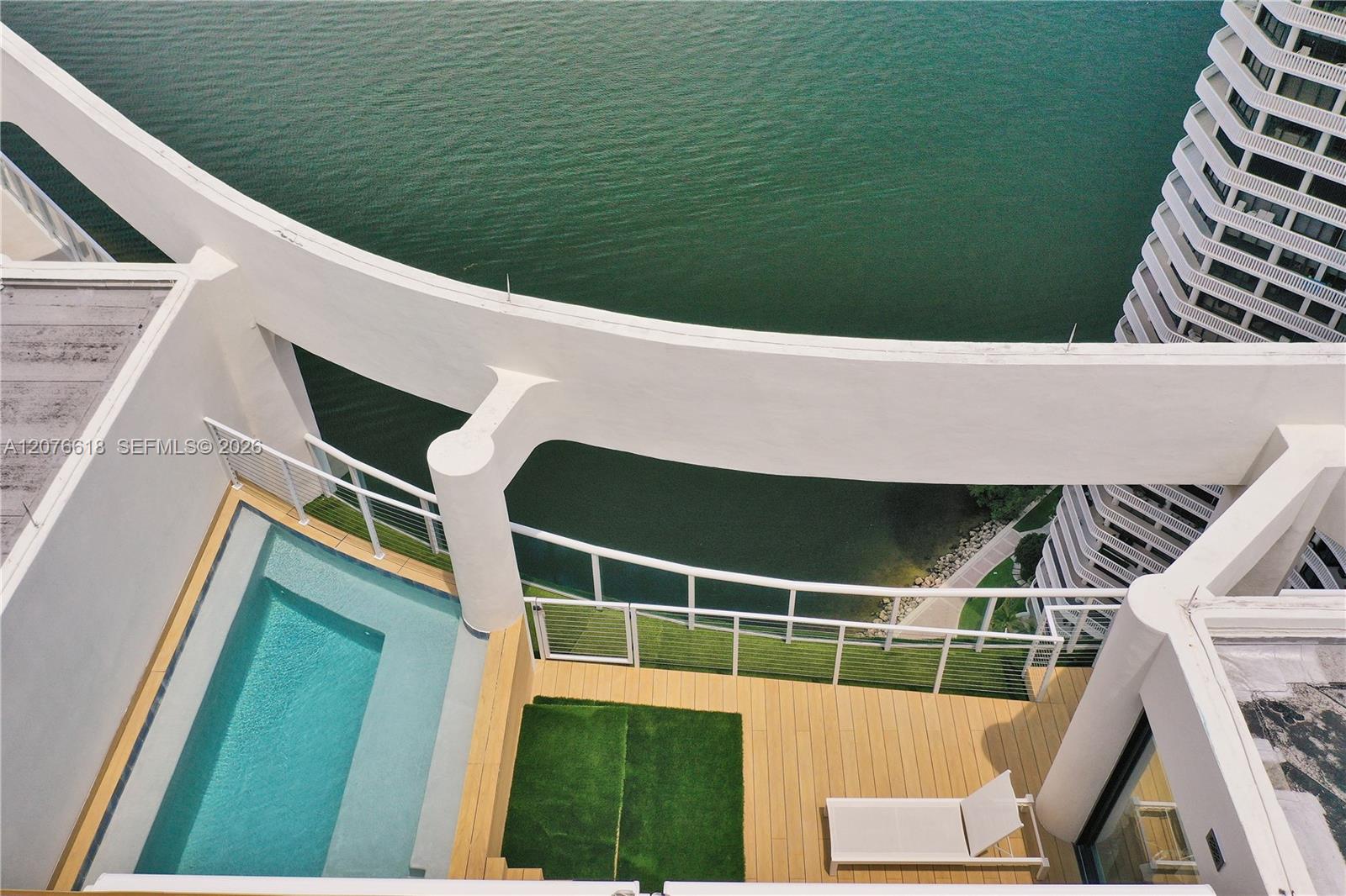 4000 Island Boulevard