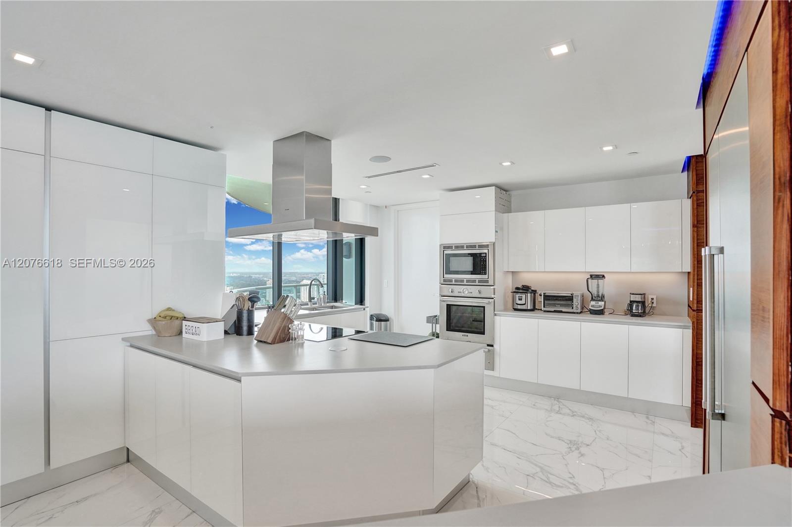 4000 Island Boulevard