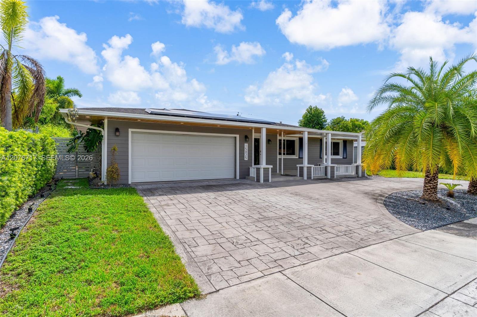 15825 SW 103rd Place gallery image #1