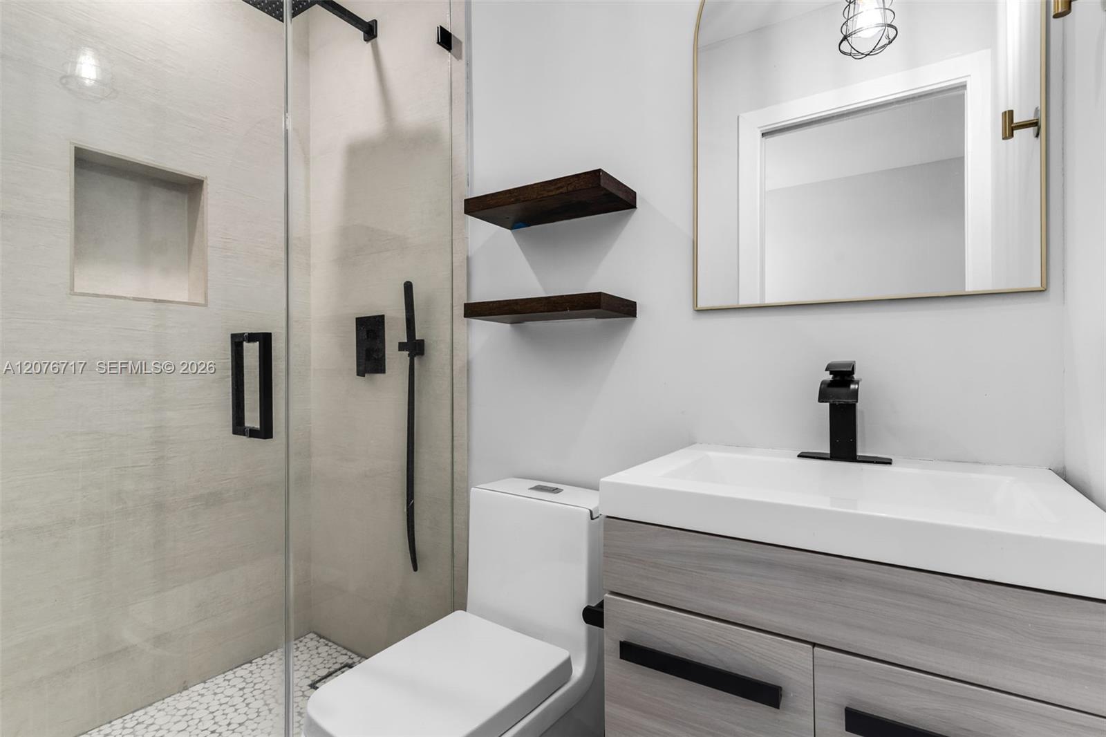 15825 SW 103rd Place gallery image #13