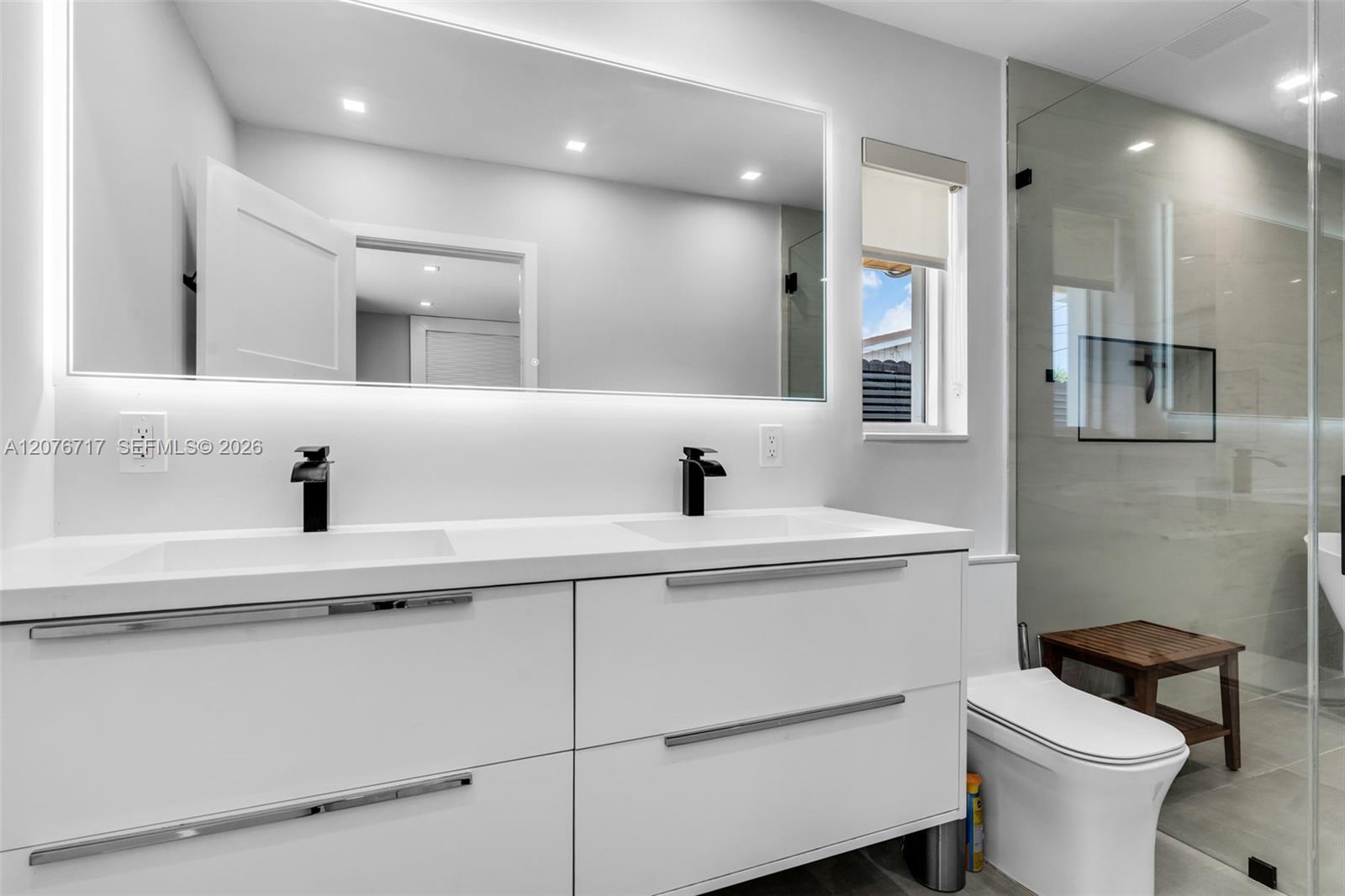 15825 SW 103rd Place gallery image #15