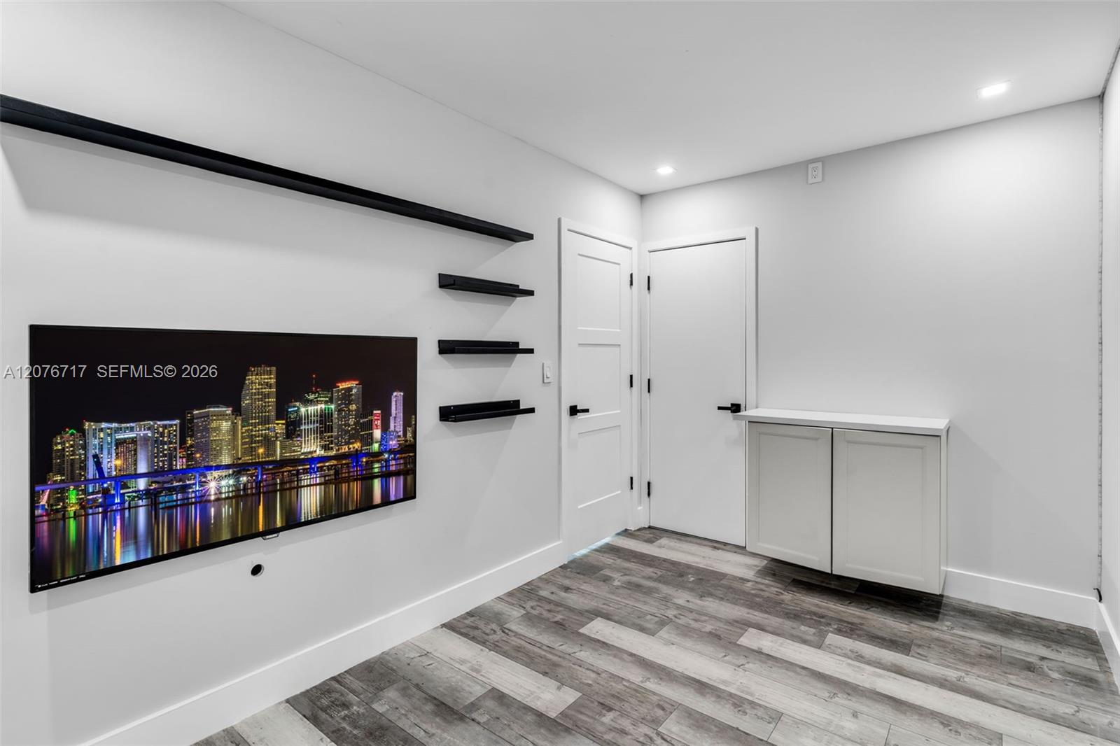 15825 SW 103rd Place gallery image #17