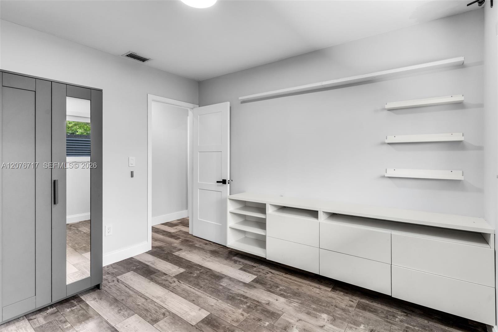 15825 SW 103rd Place gallery image #18