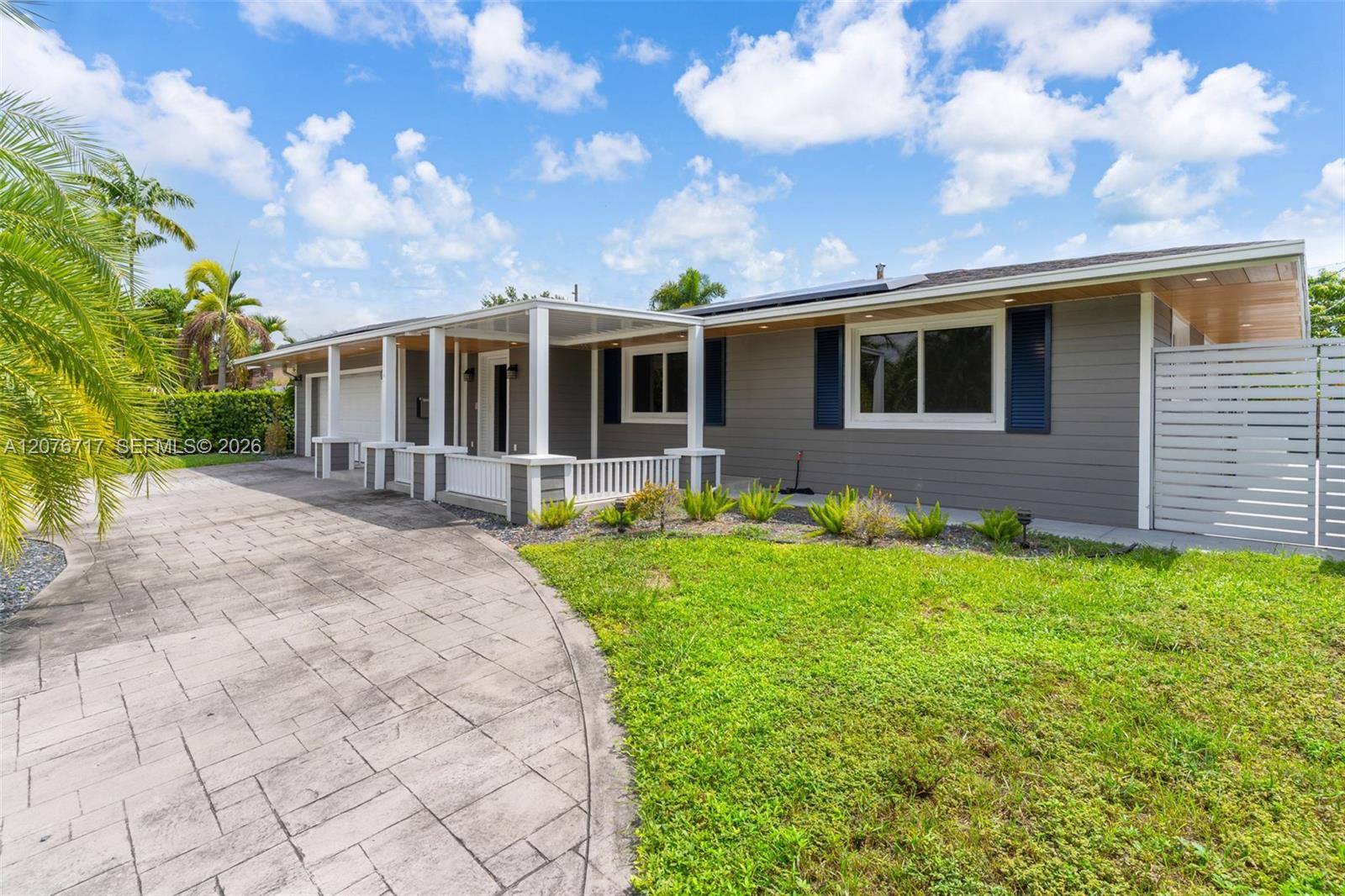 15825 SW 103rd Place gallery image #2