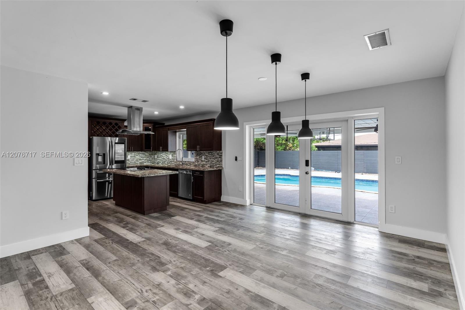 15825 SW 103rd Place gallery image #4
