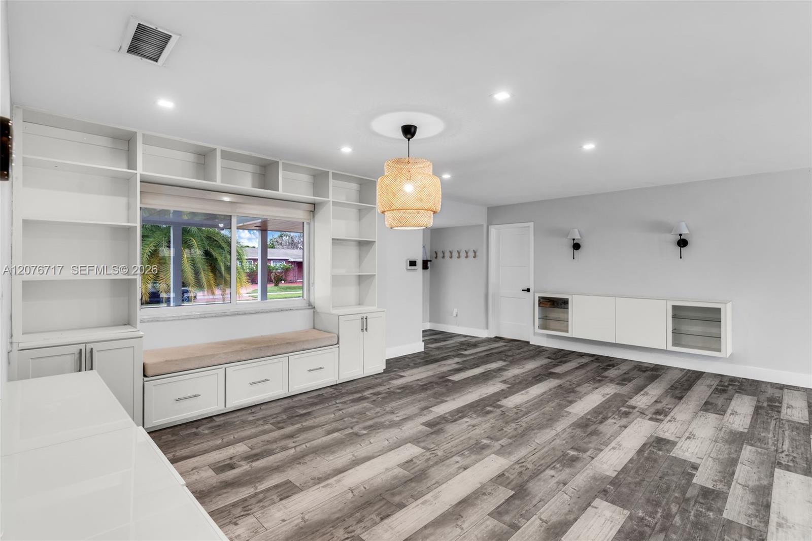 15825 SW 103rd Place gallery image #6