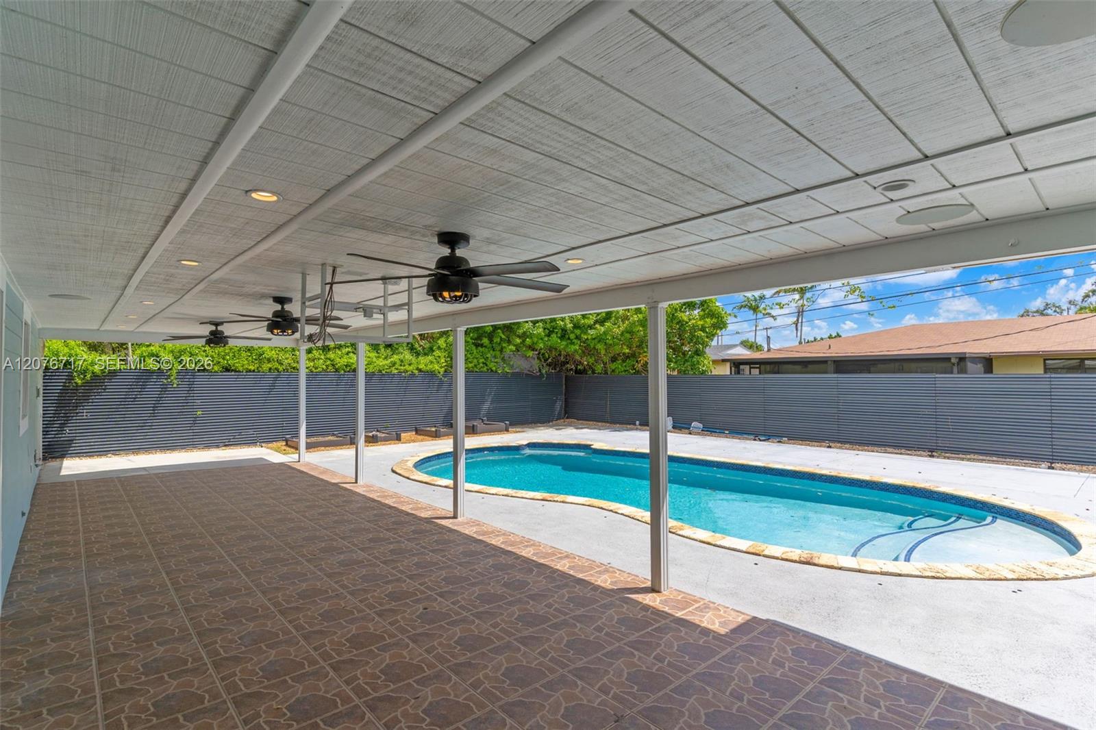 15825 SW 103rd Place gallery image #9
