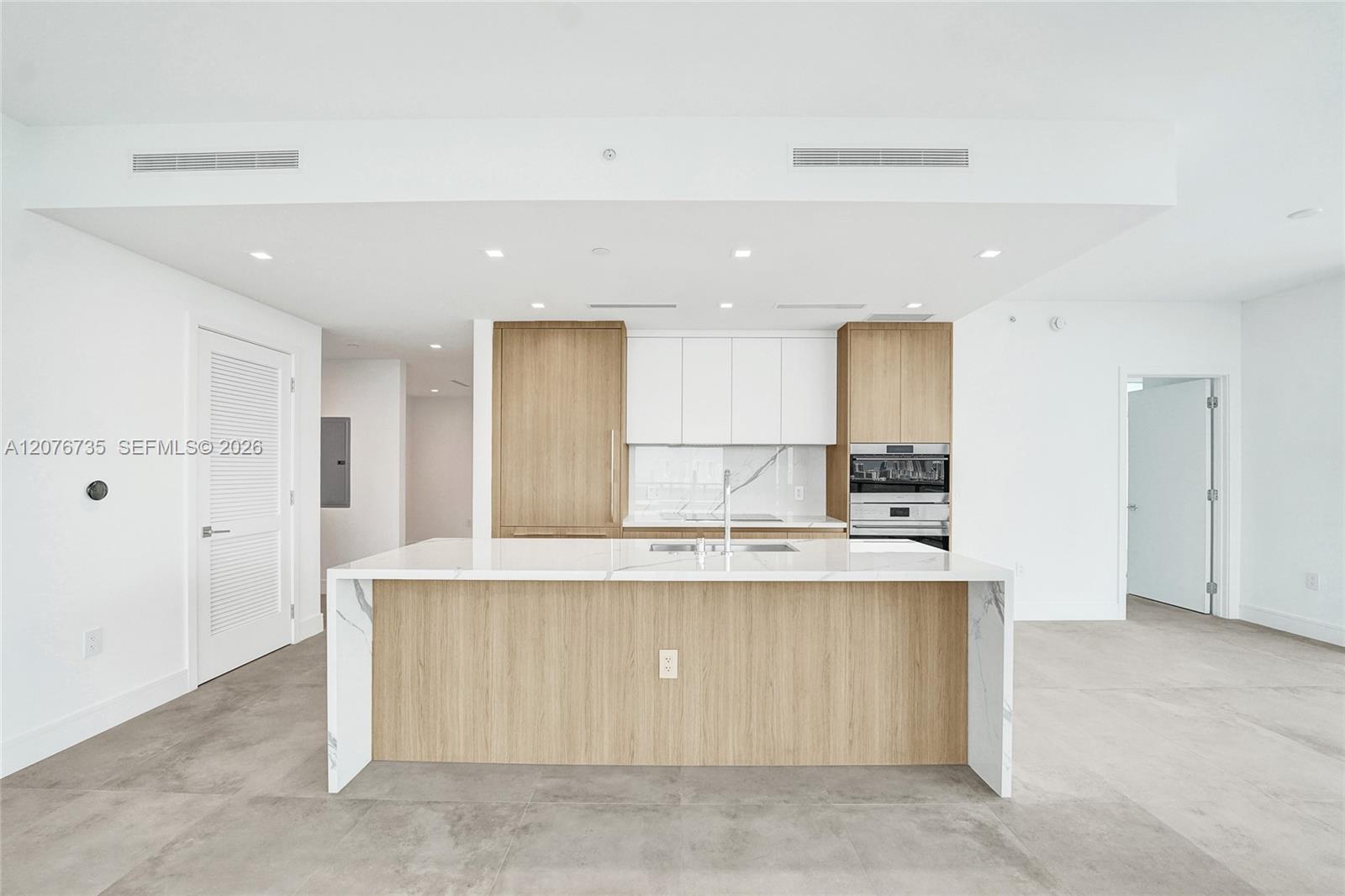 2411 Laguna Circle