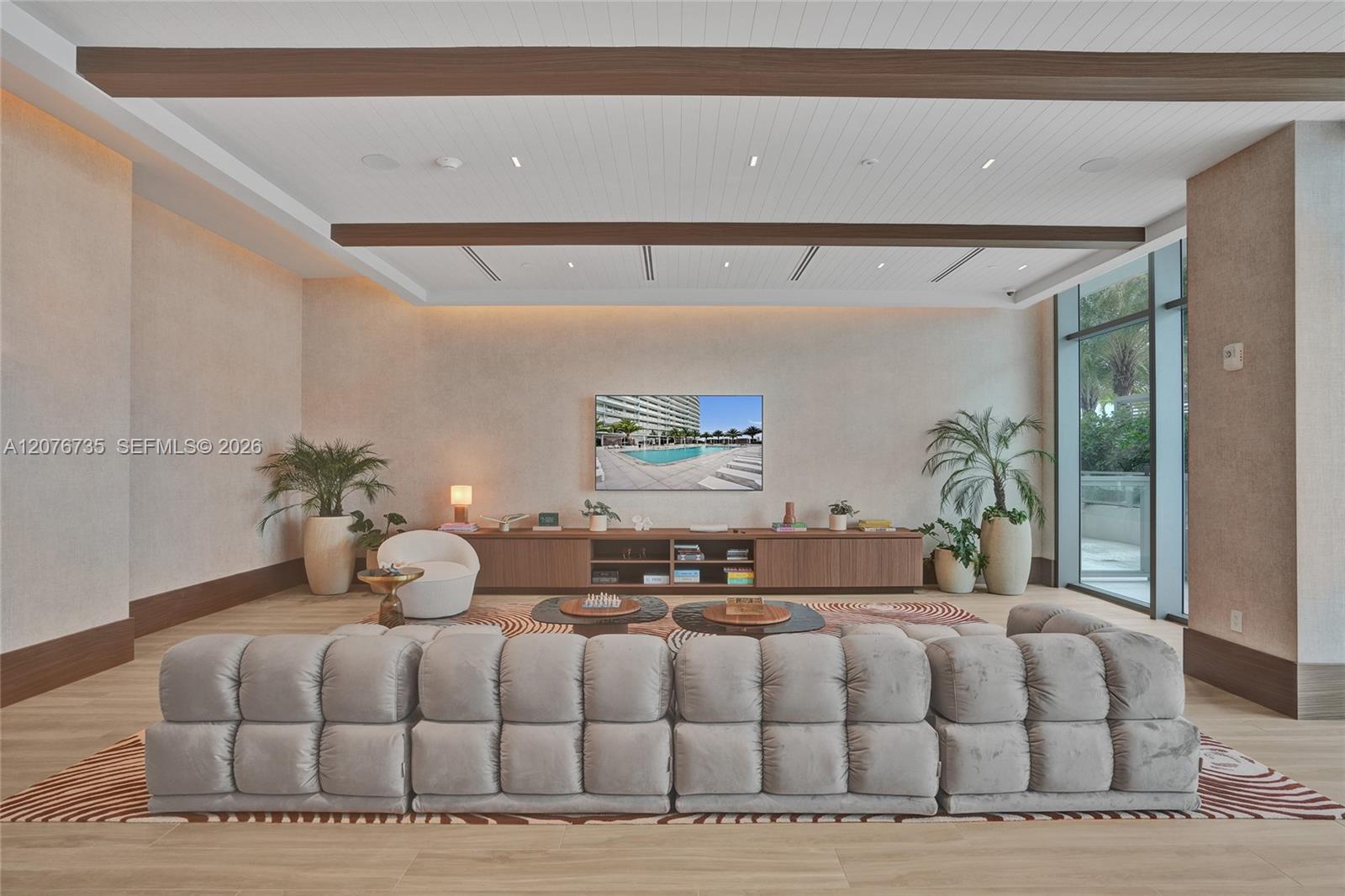 2411 Laguna Circle