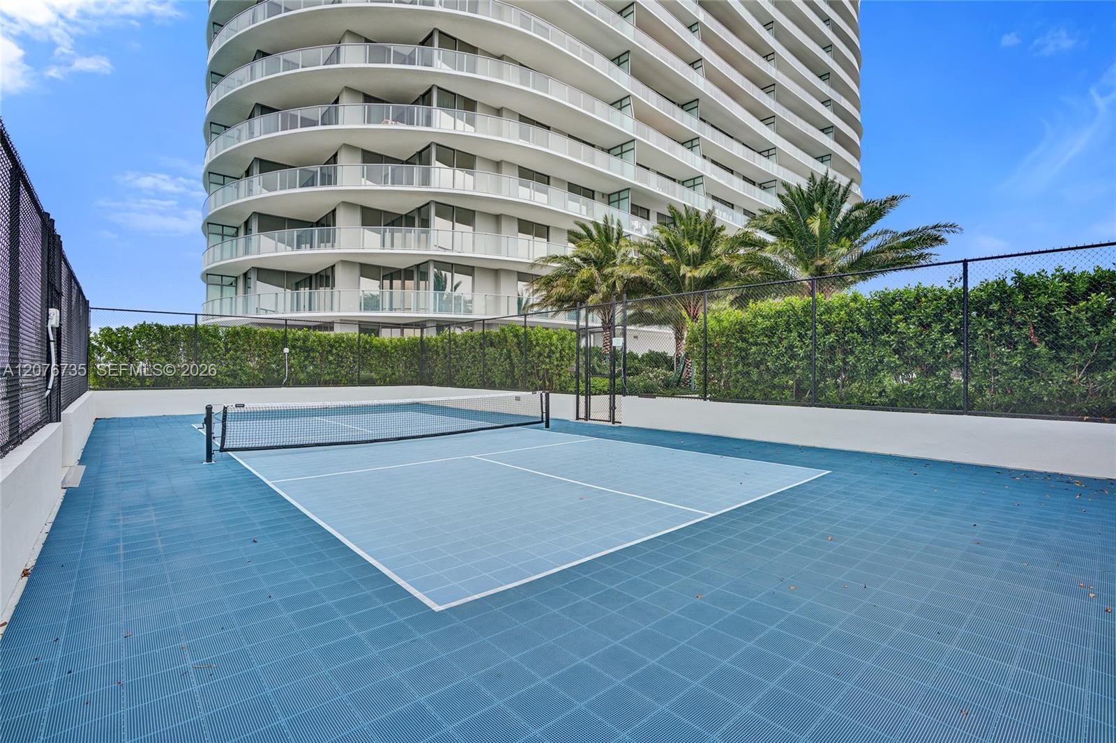 2411 Laguna Circle