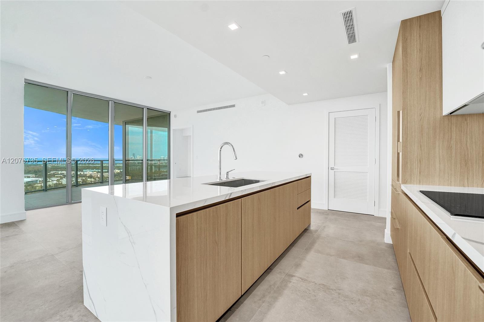 2411 Laguna Circle