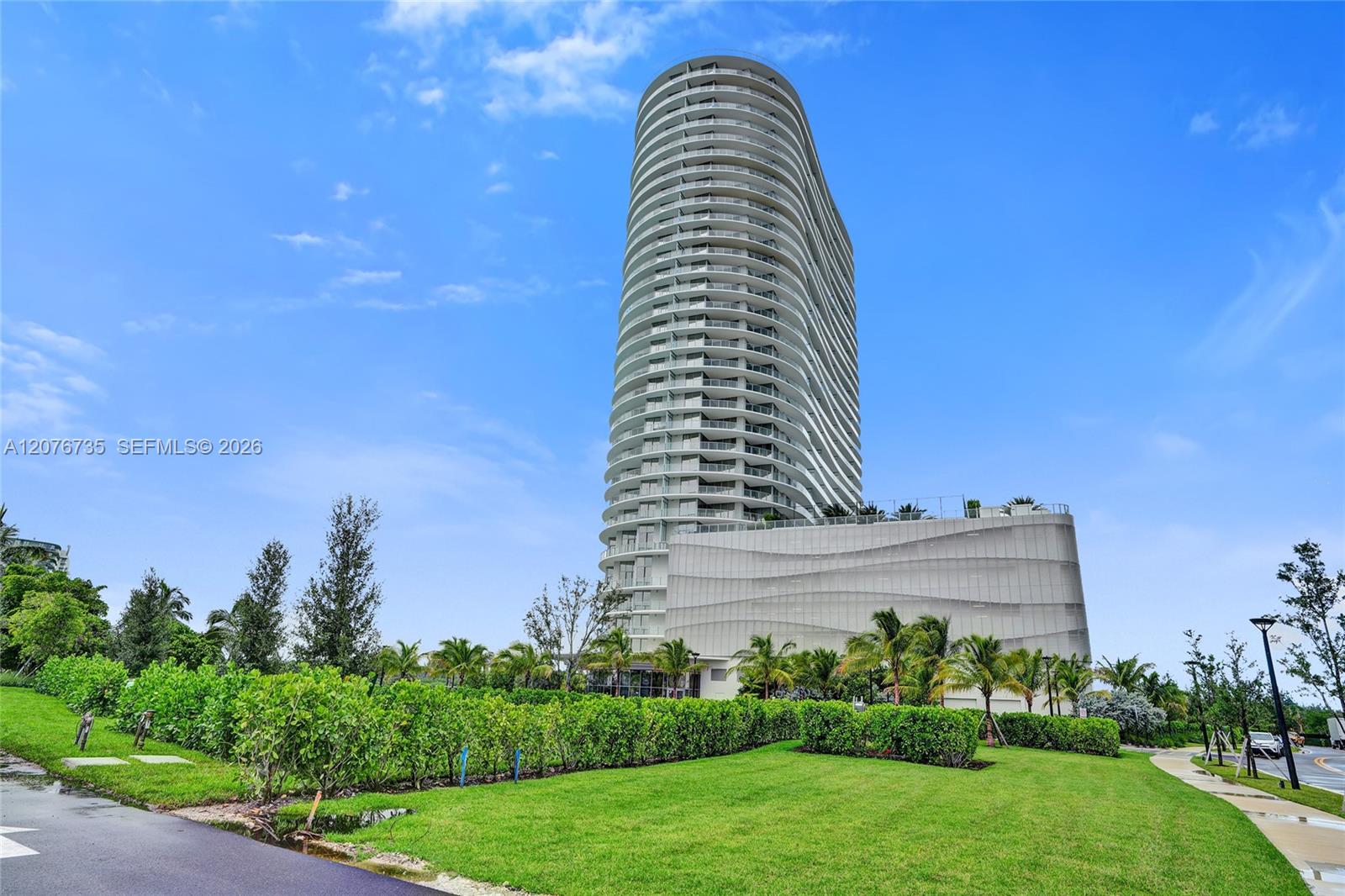 2411 Laguna Circle