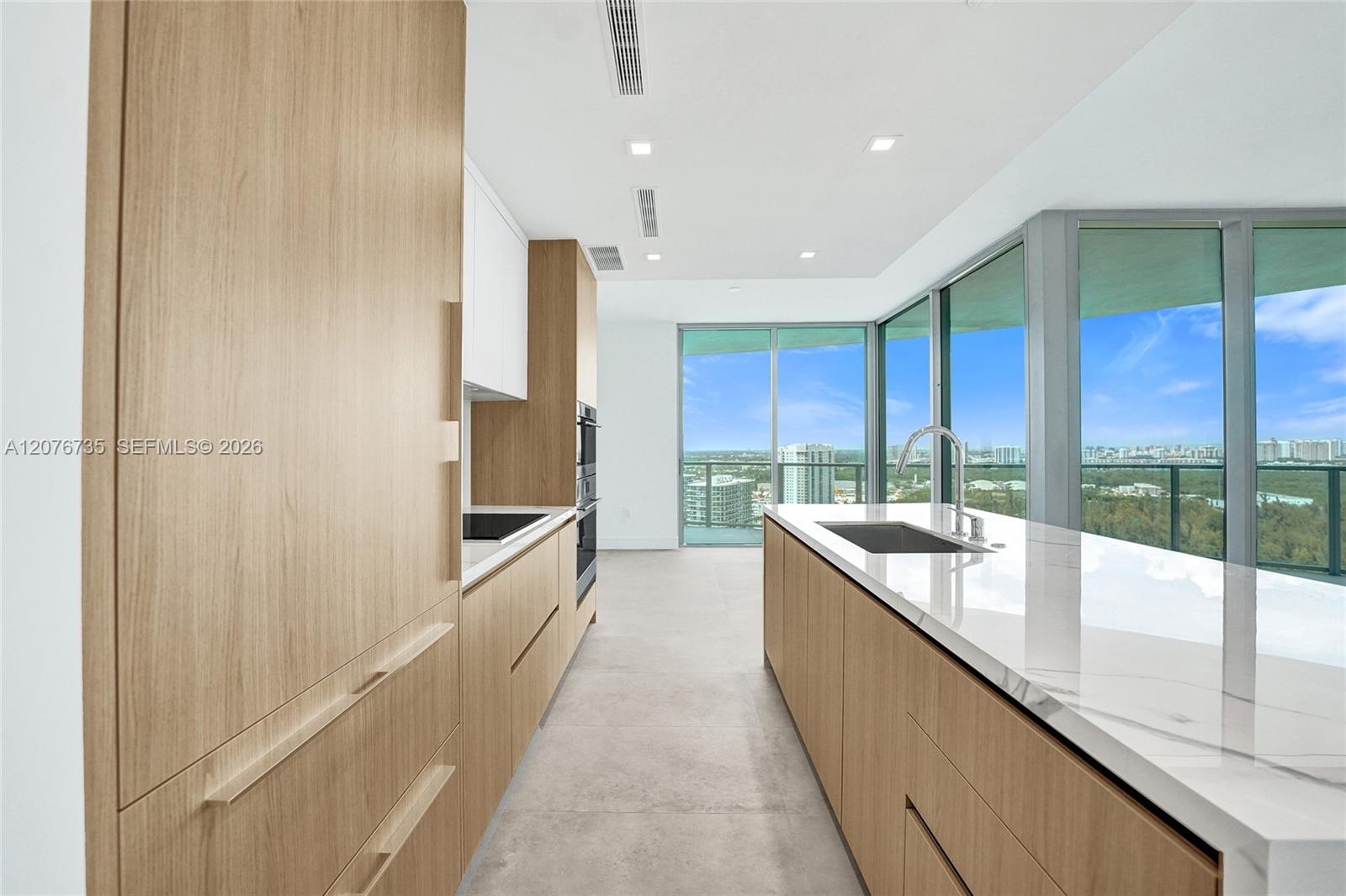 2411 Laguna Circle