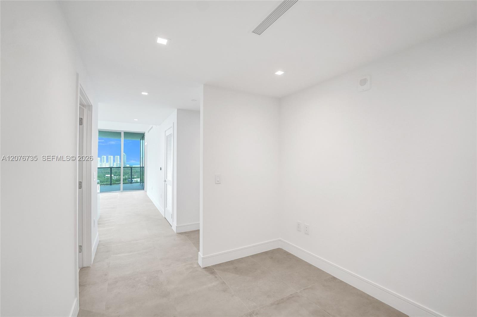 2411 Laguna Circle