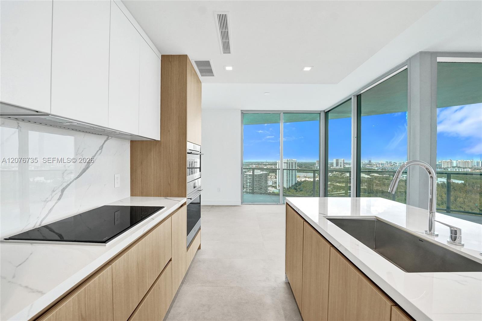 2411 Laguna Circle