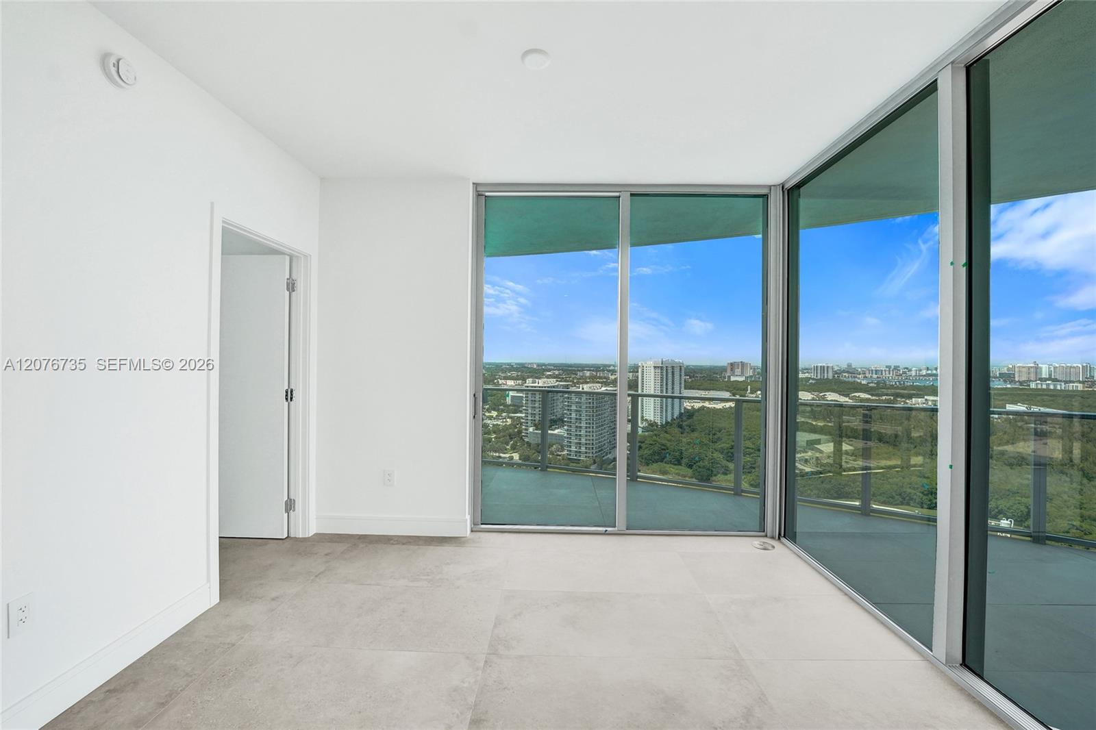 2411 Laguna Circle