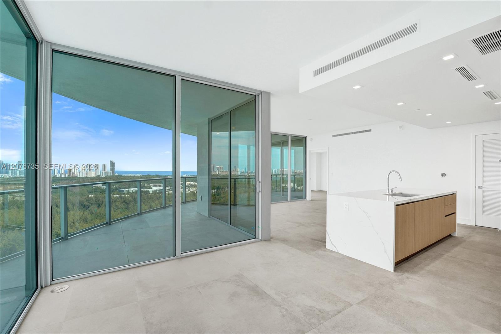2411 Laguna Circle