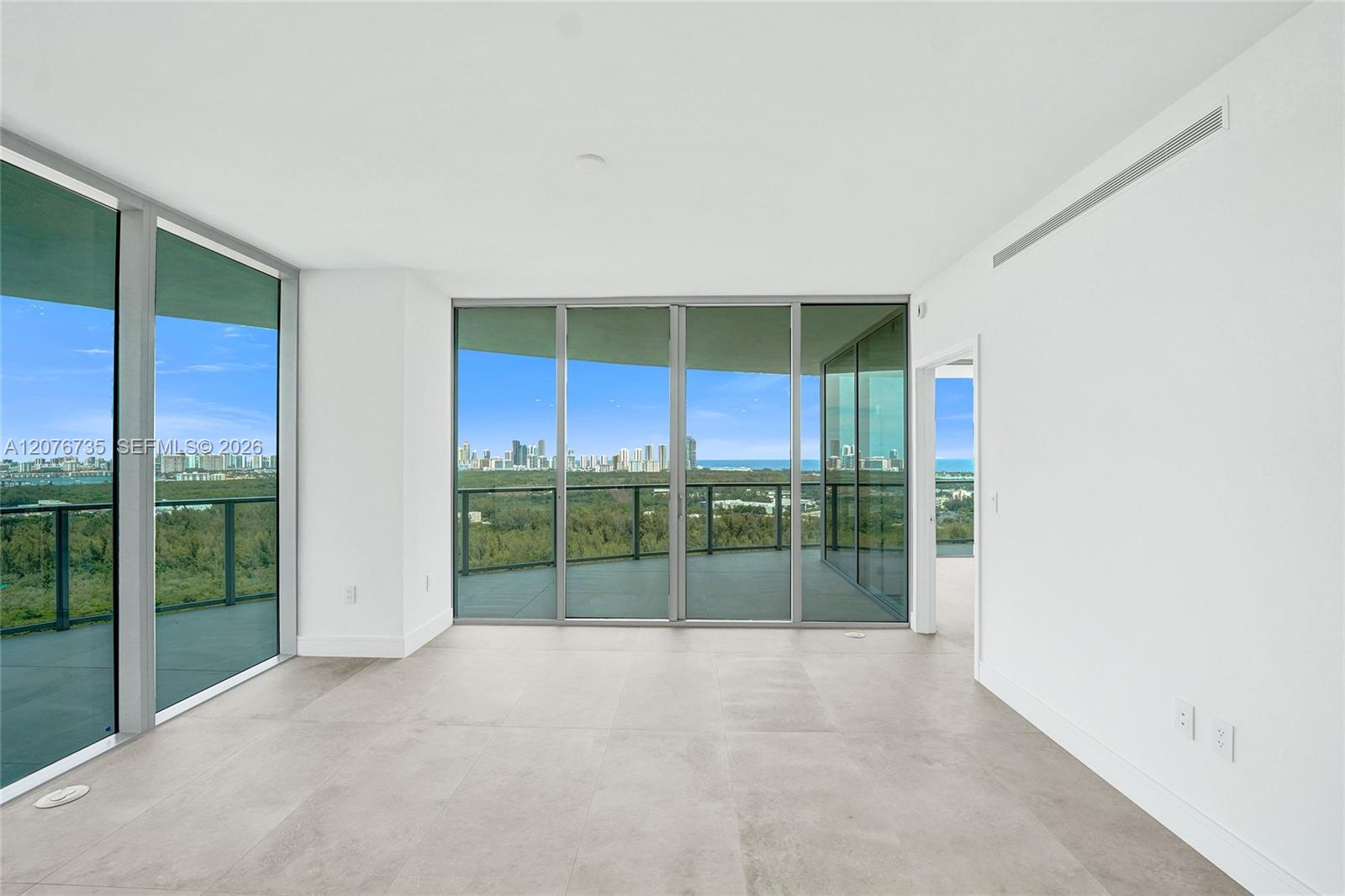 2411 Laguna Circle