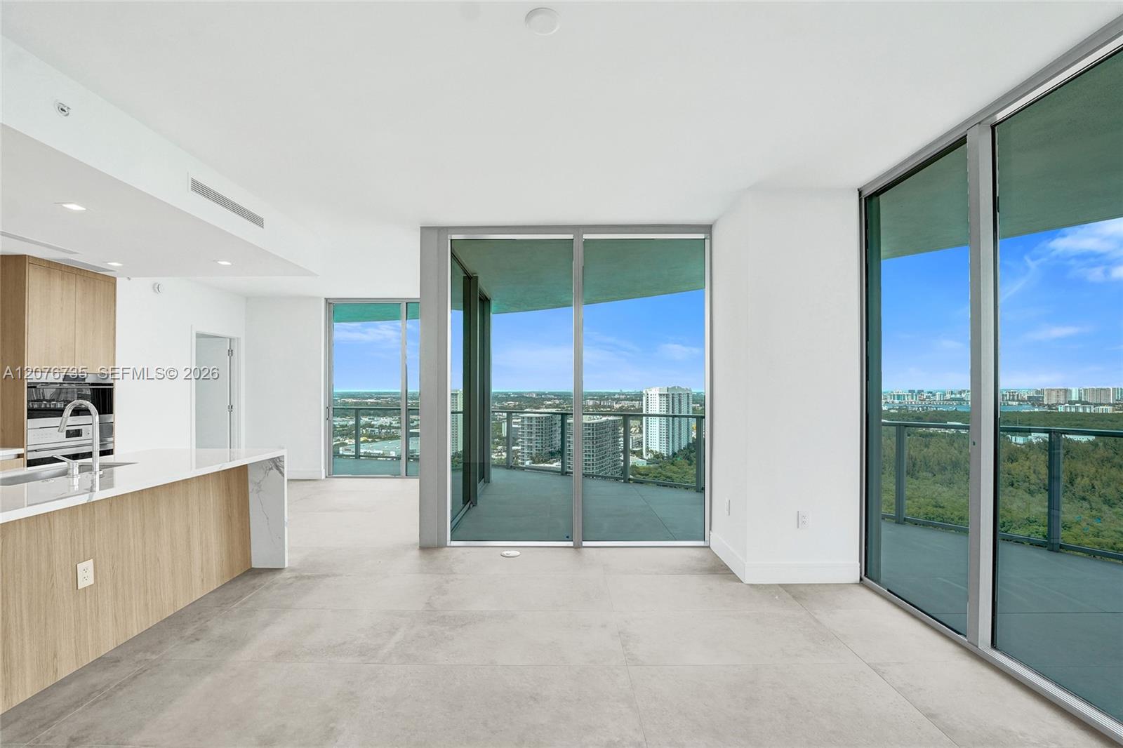 2411 Laguna Circle