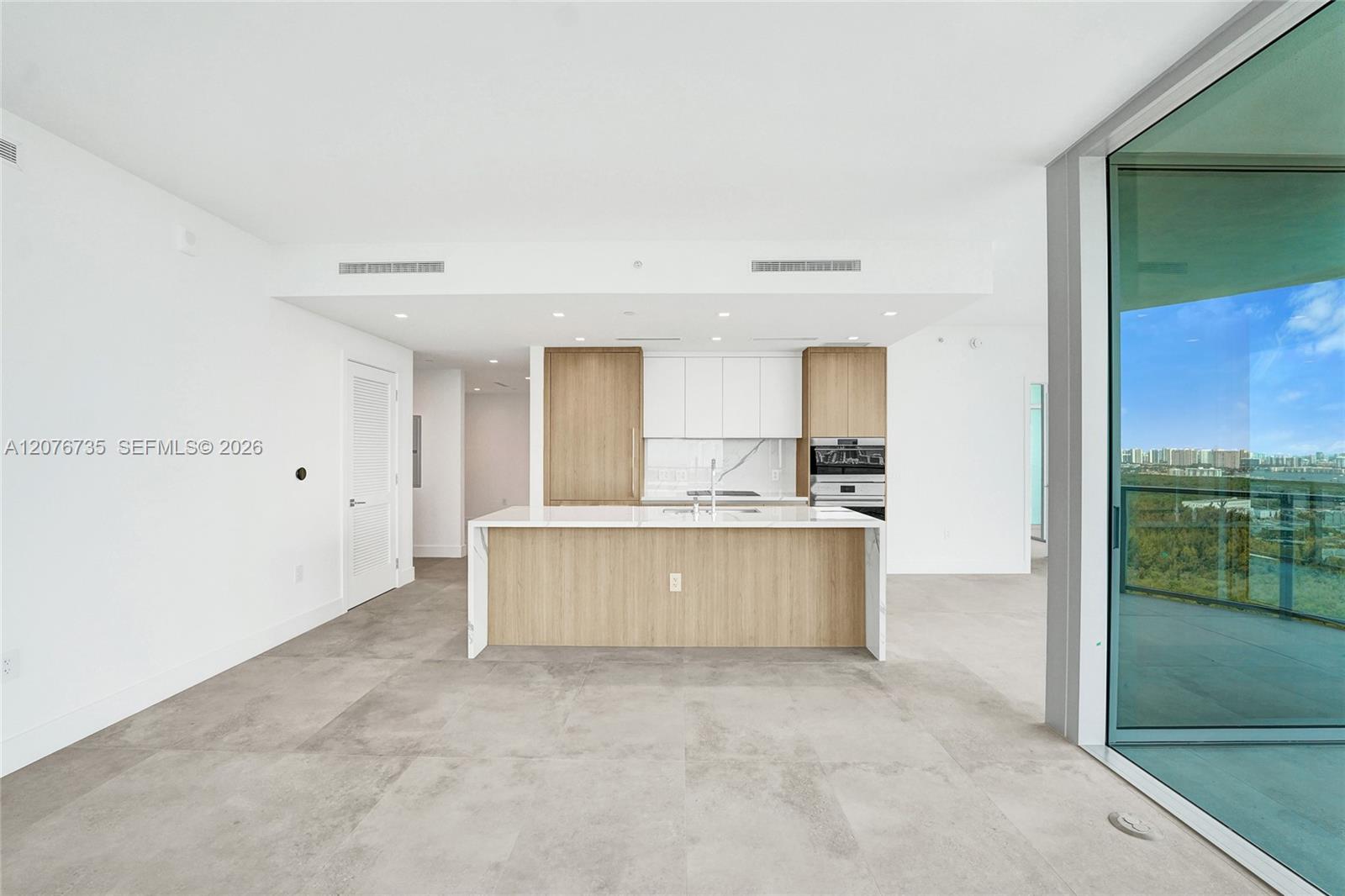 2411 Laguna Circle