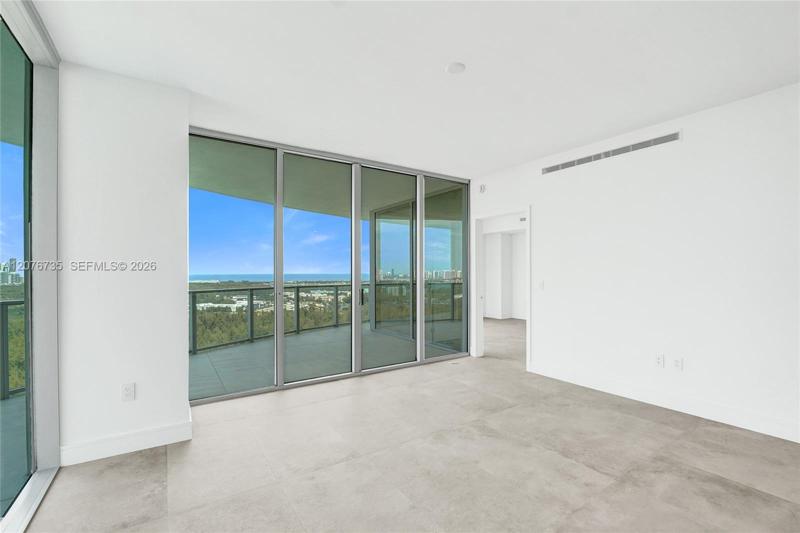 2411 Laguna Circle