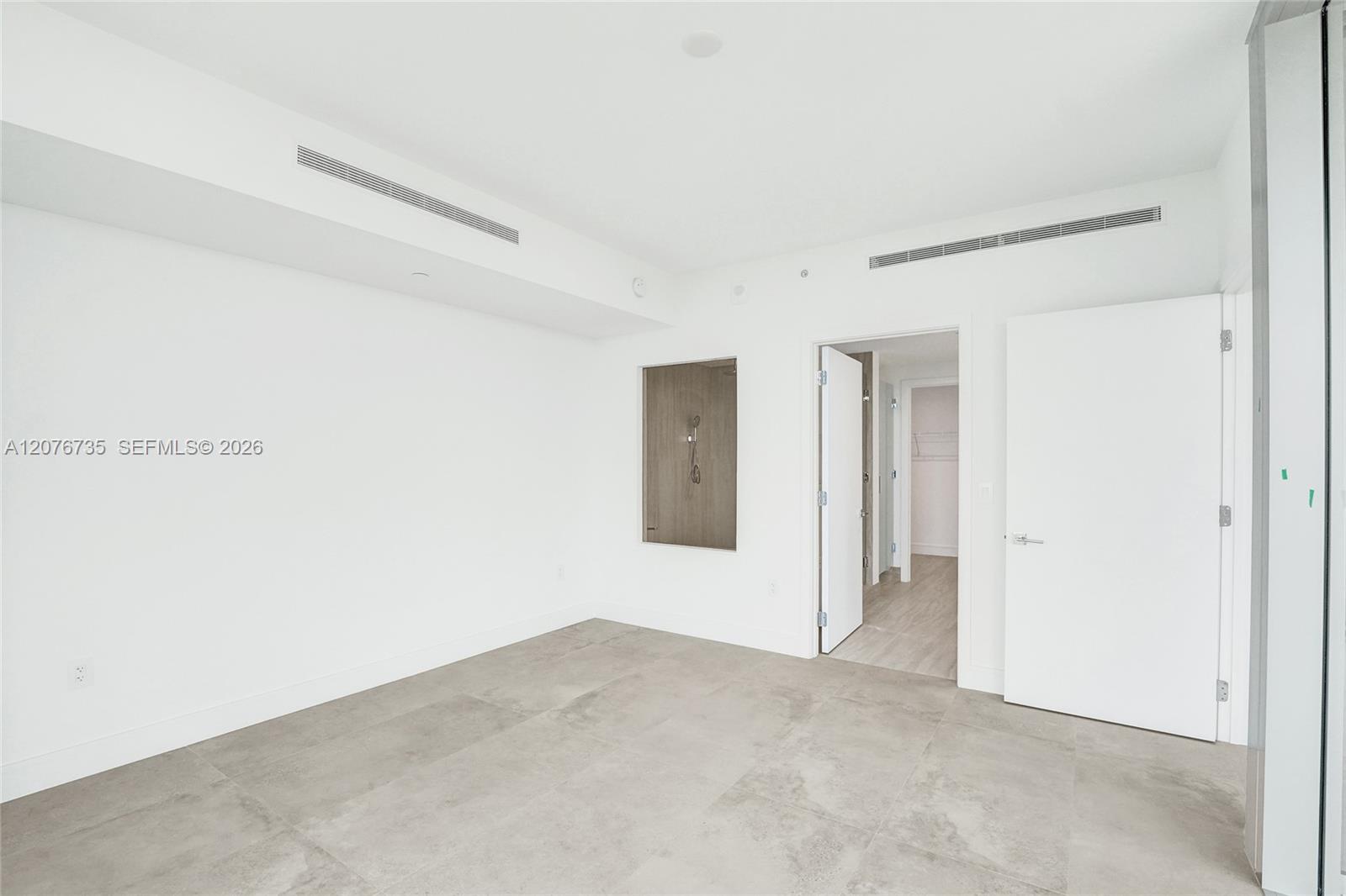 2411 Laguna Circle