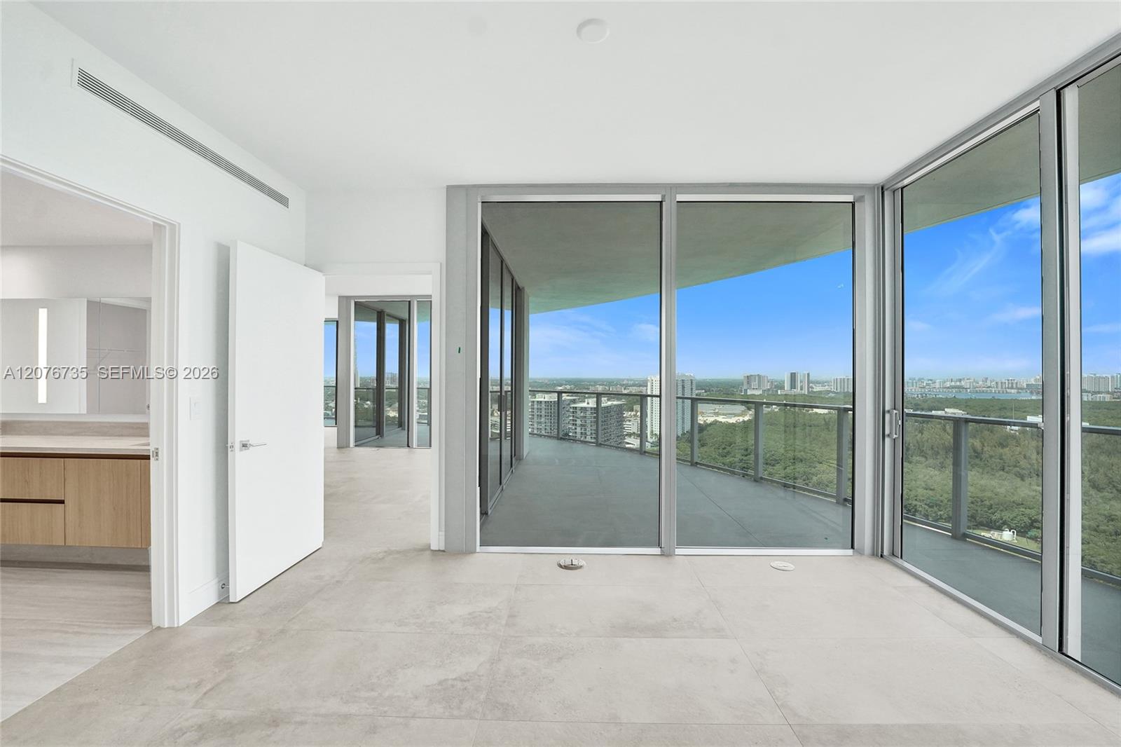 2411 Laguna Circle