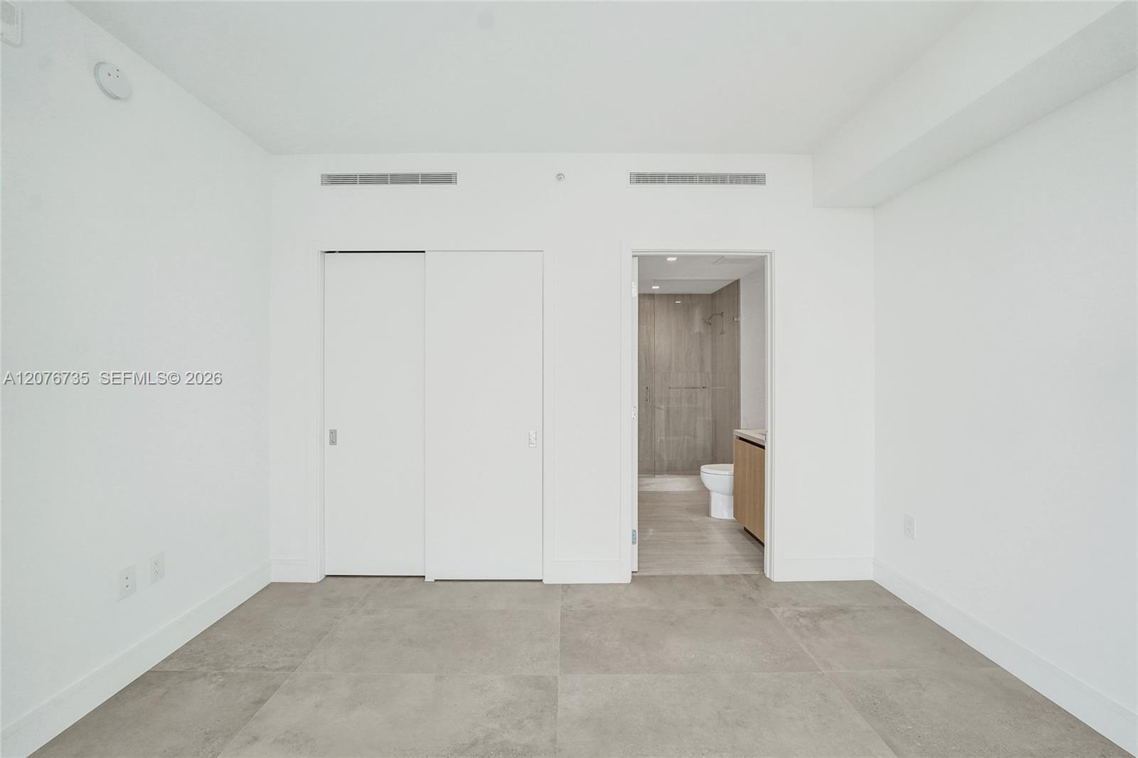 2411 Laguna Circle