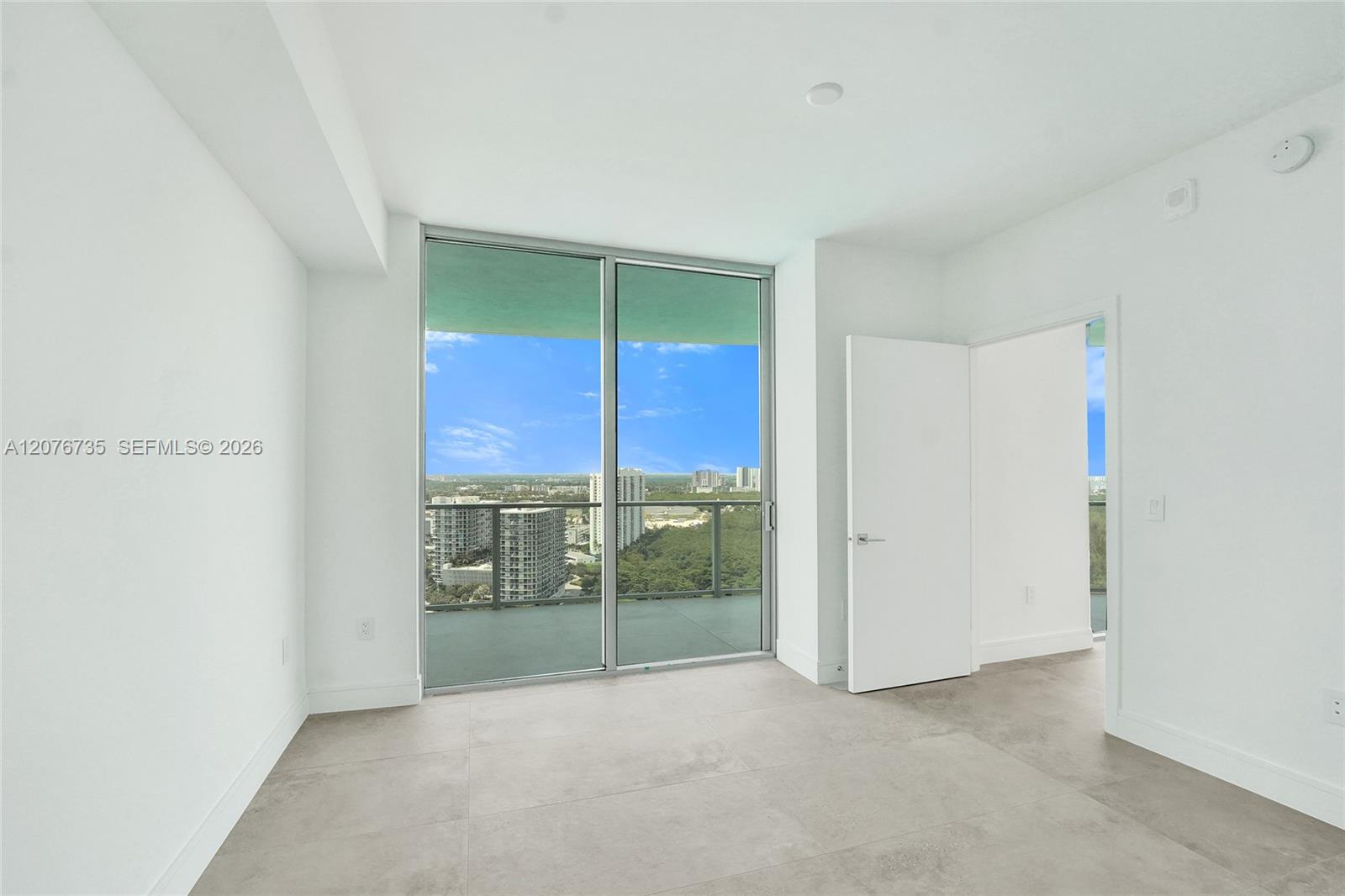 2411 Laguna Circle
