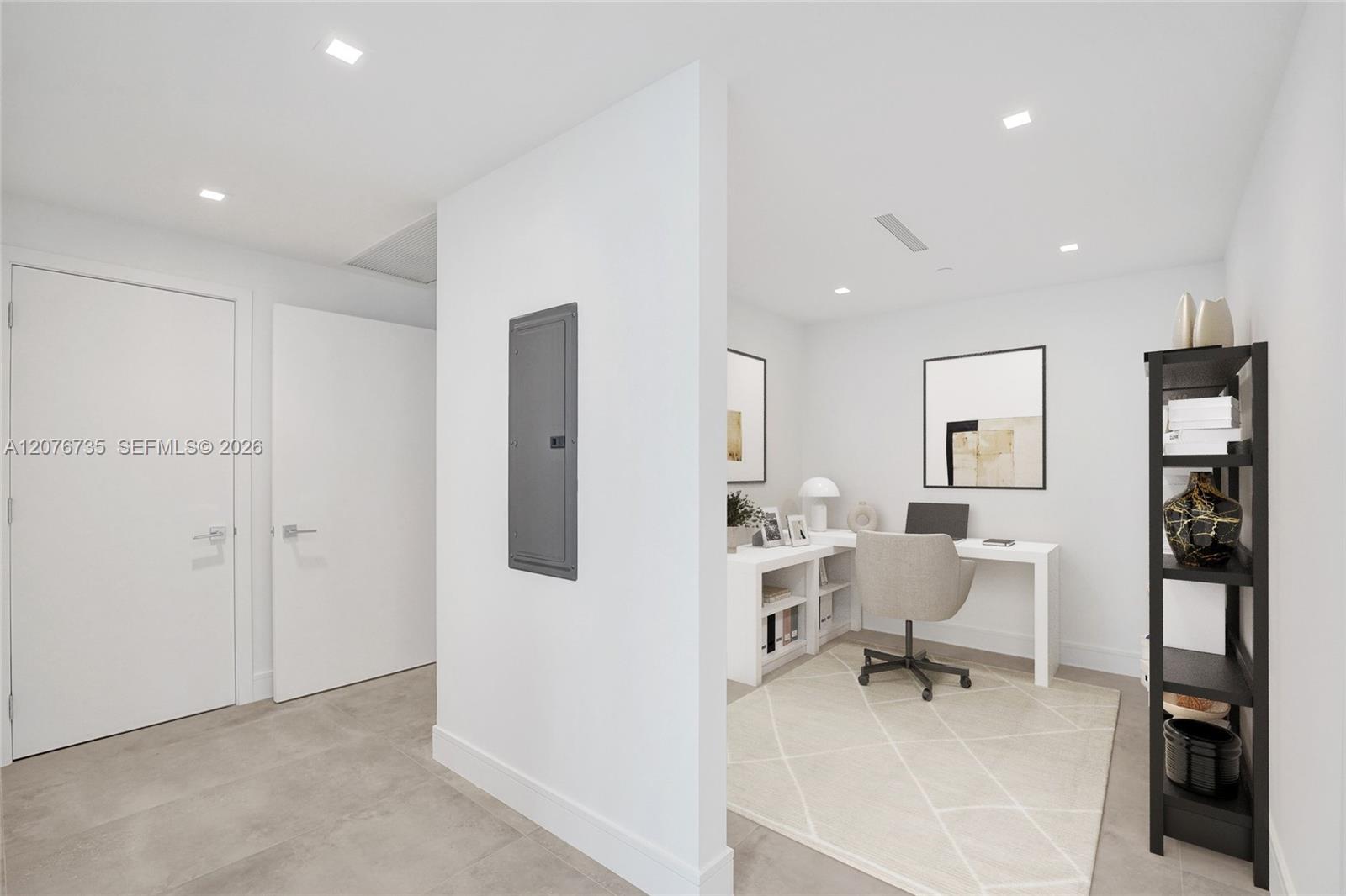2411 Laguna Circle