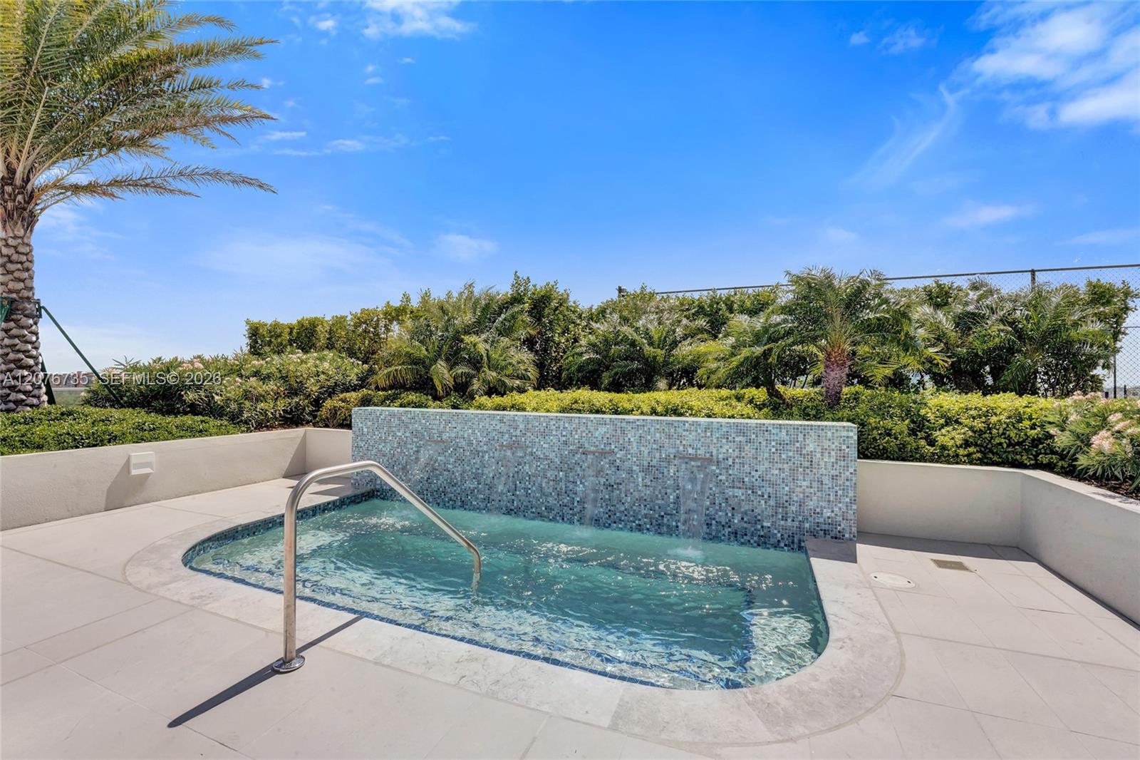 2411 Laguna Circle