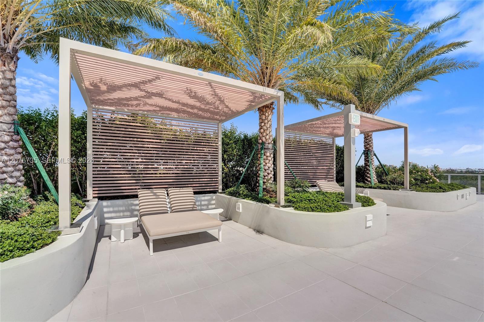 2411 Laguna Circle