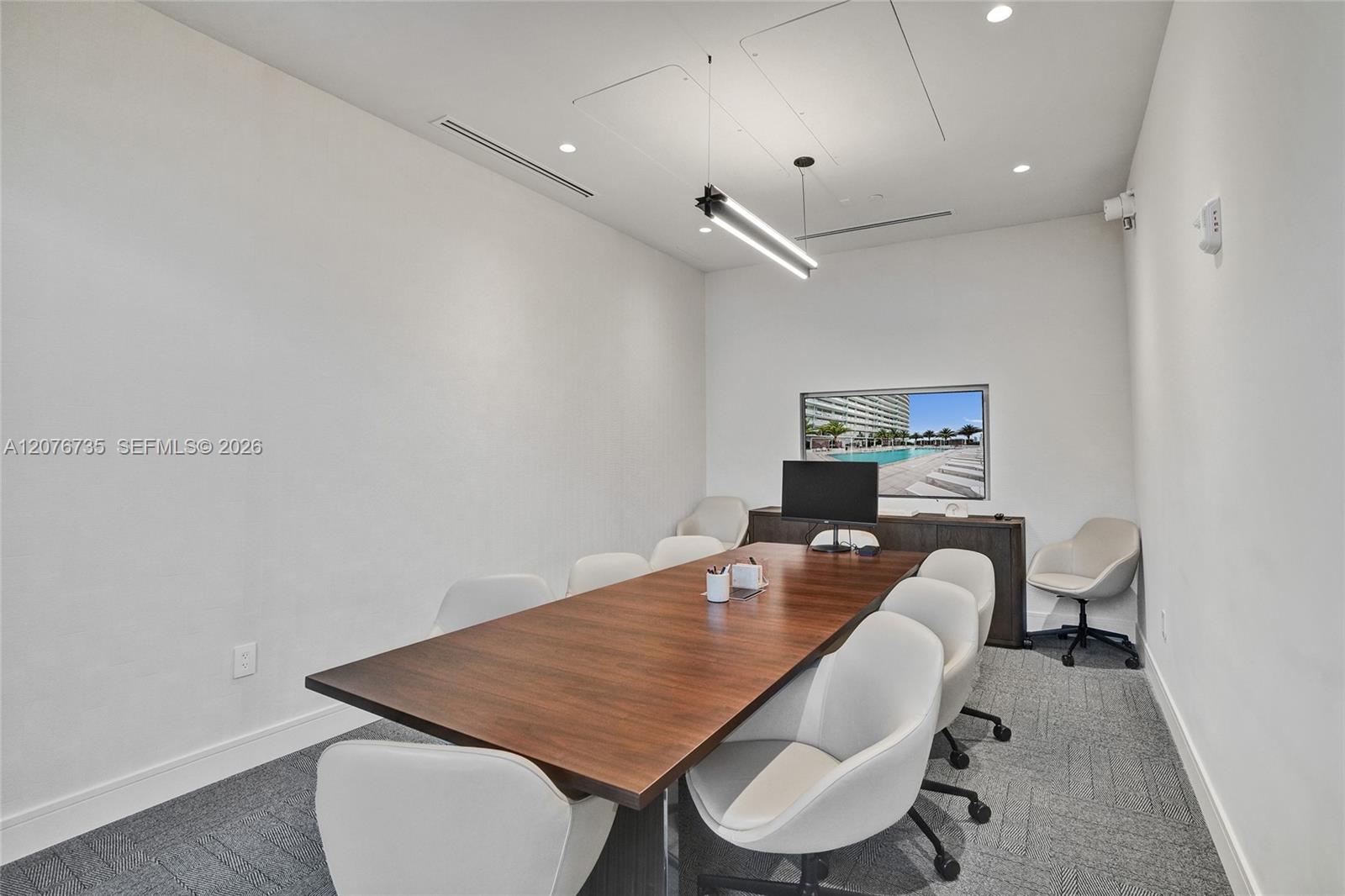 2411 Laguna Circle