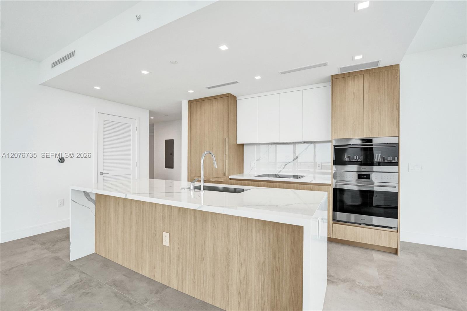 2411 Laguna Circle