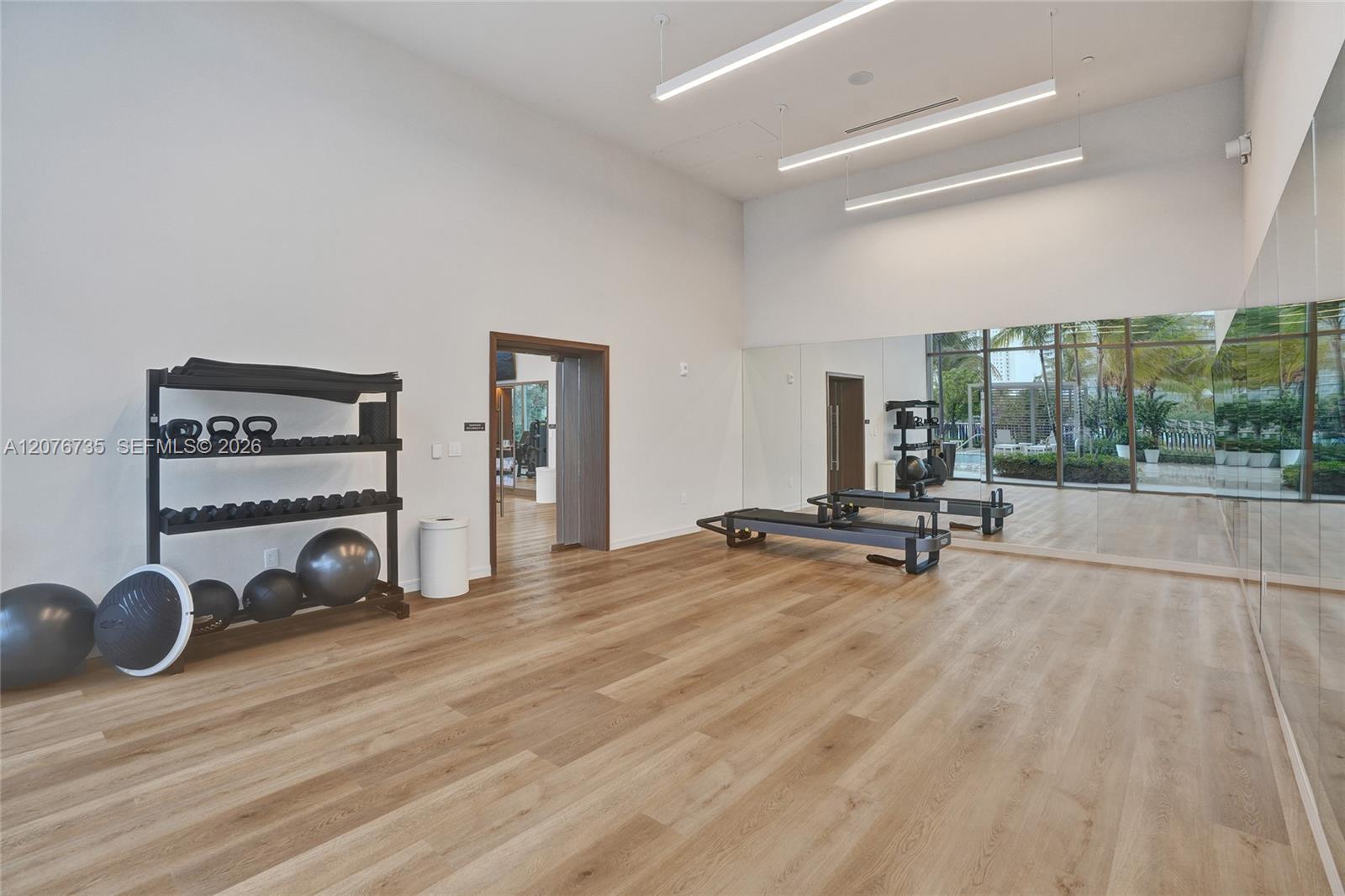 2411 Laguna Circle