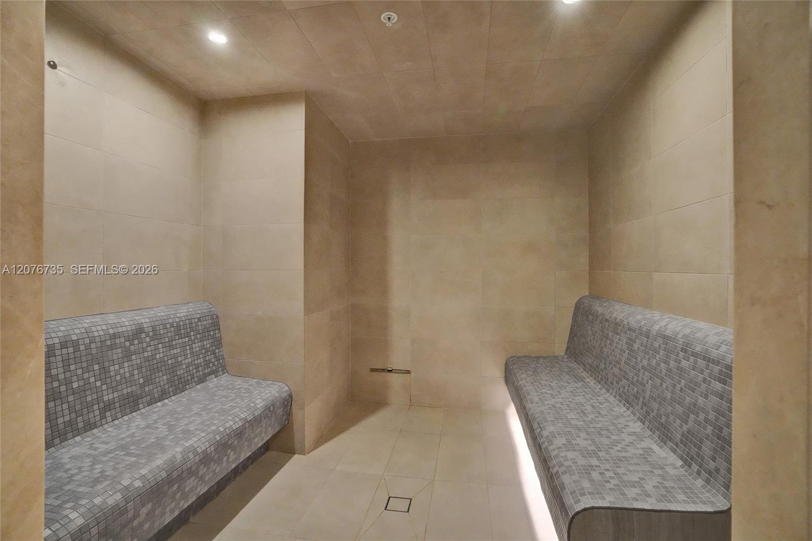 2411 Laguna Circle