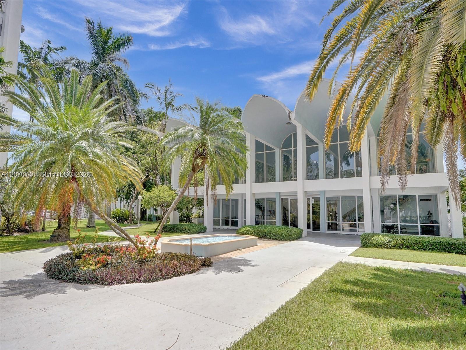 496 NW 165th St Road
